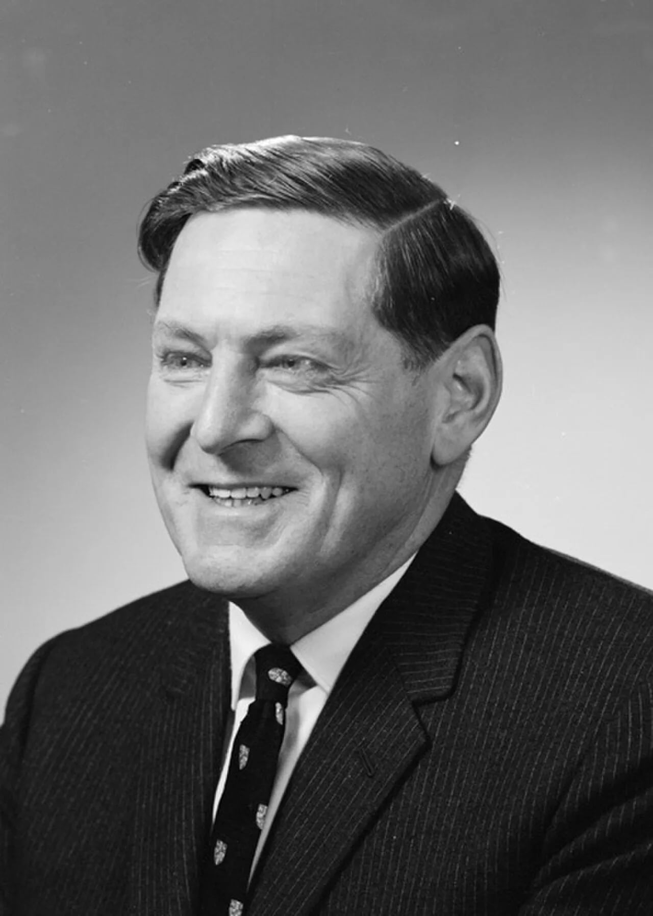 Portrait of David Fairbairn (1917–1994) – memorial page