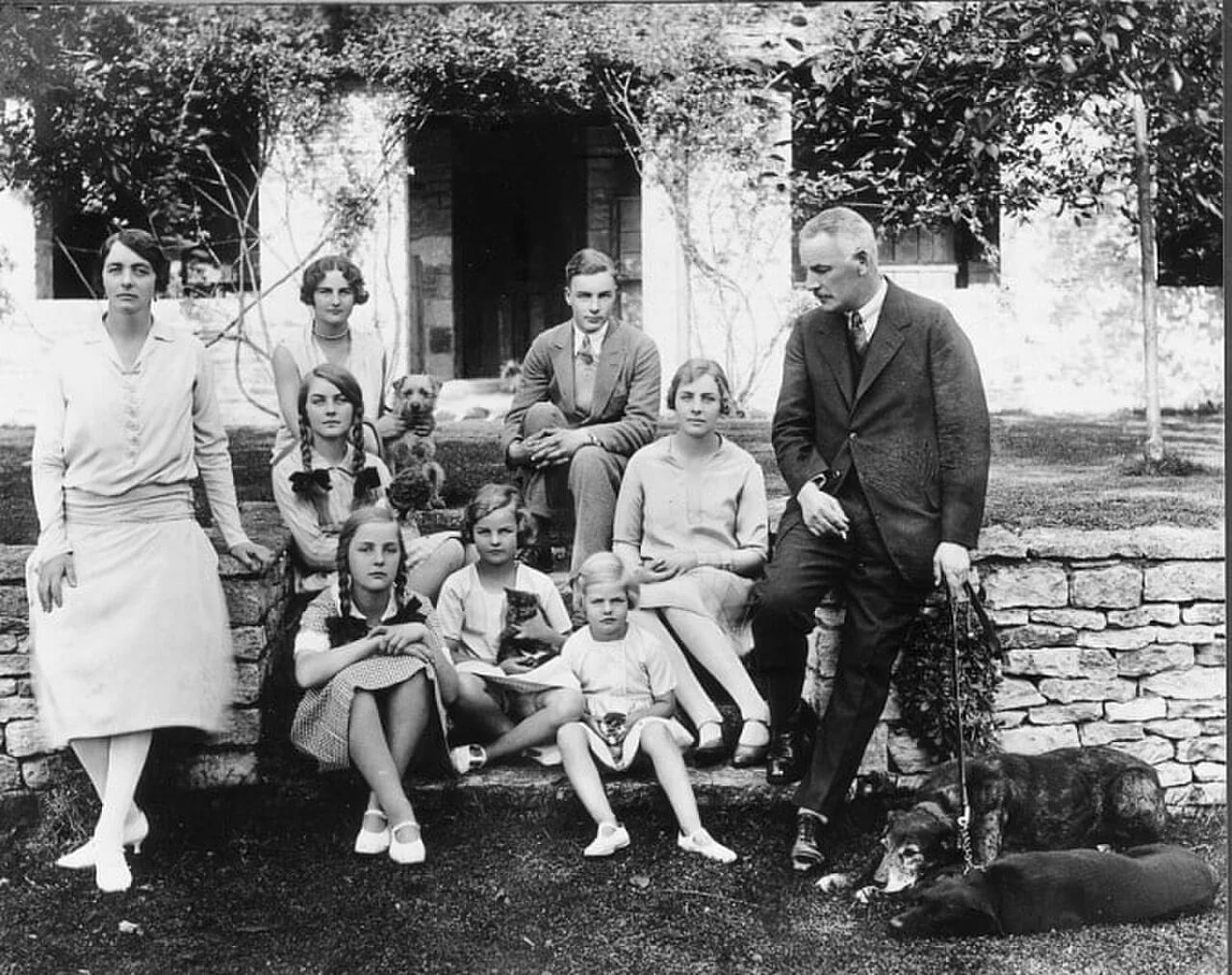 Portrait of David Freeman-Mitford, 2. Baron Redesdale (1878–1958) – memorial page