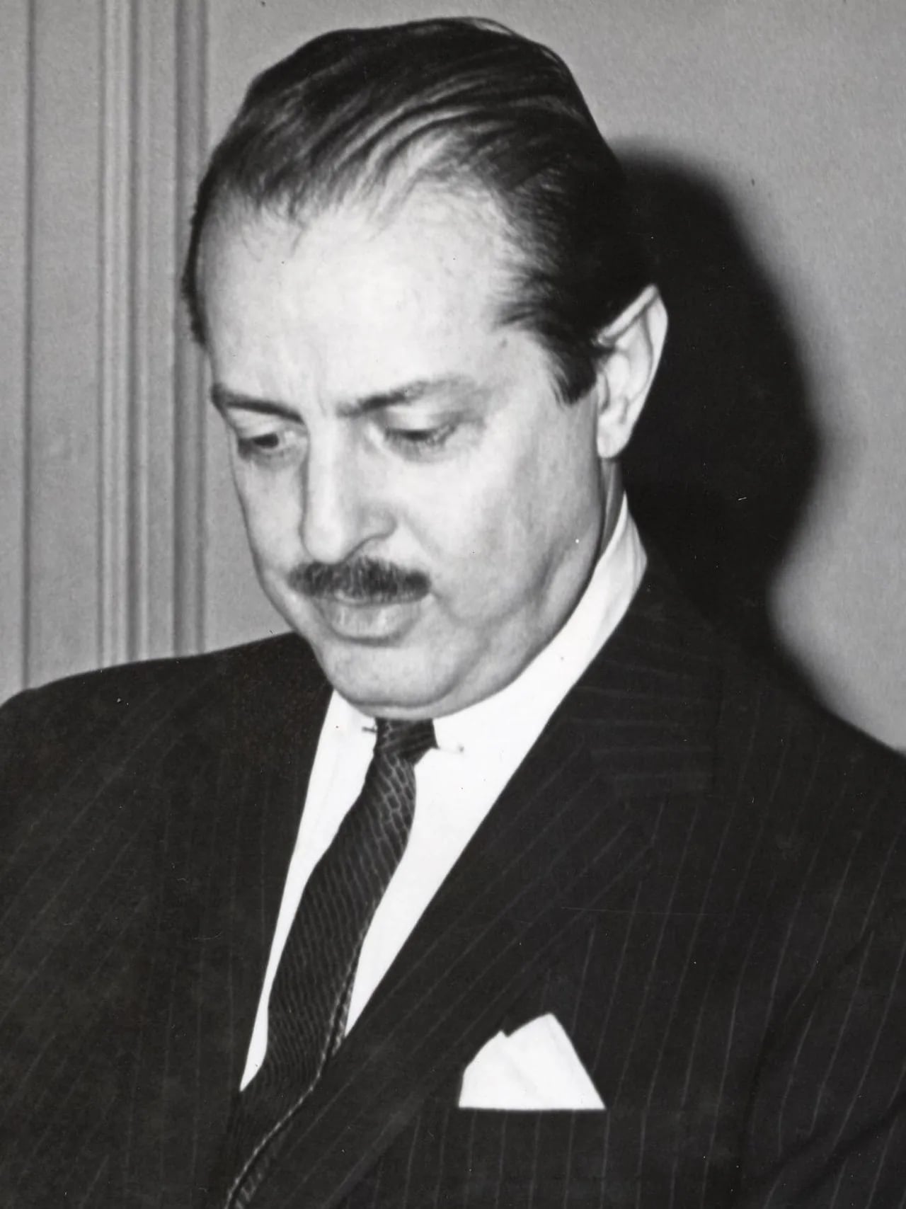 Portrait of David Merrick (1911–2000) – memorial page