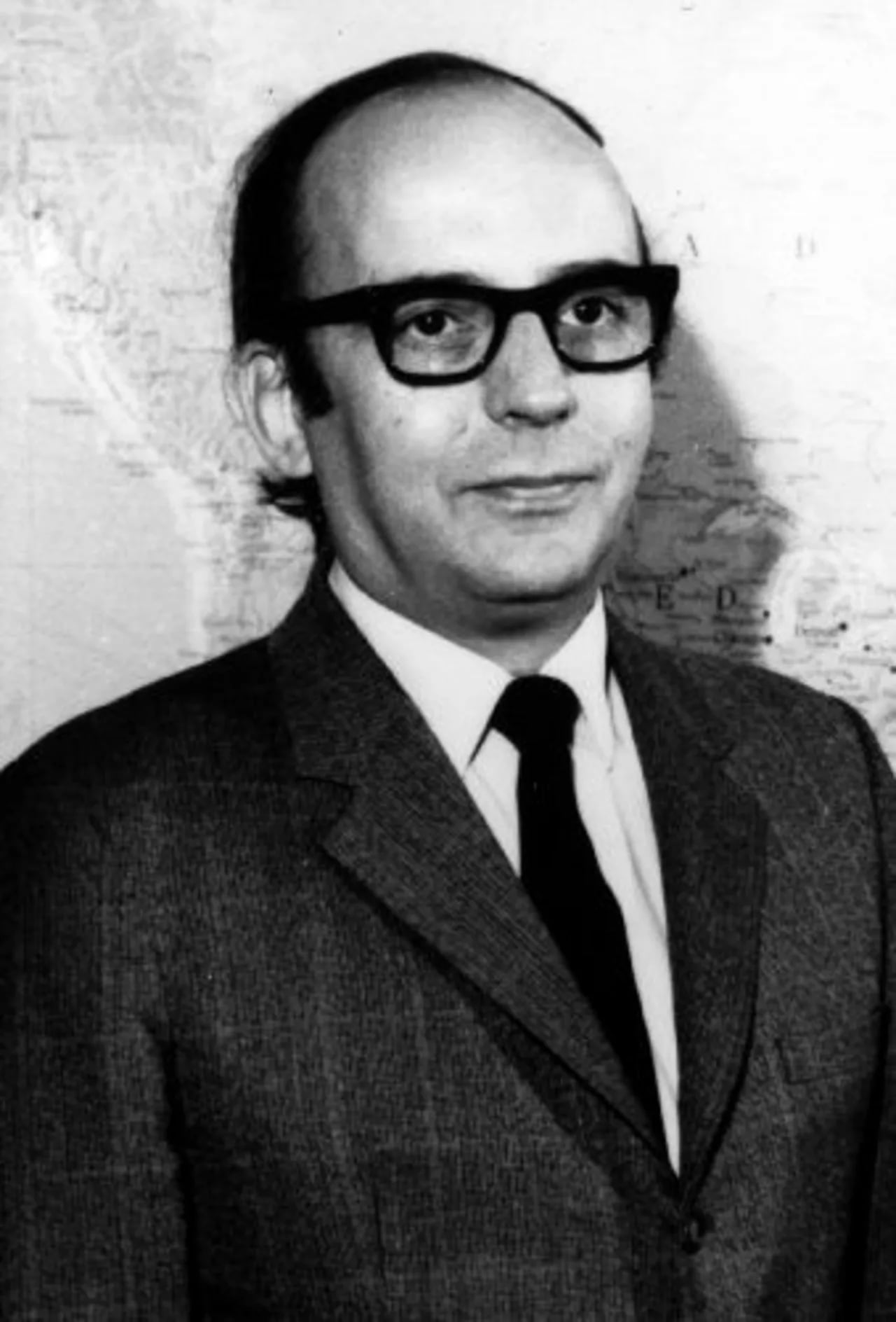 Porträt von David Sencer (1924–2011) – Gedenkseite