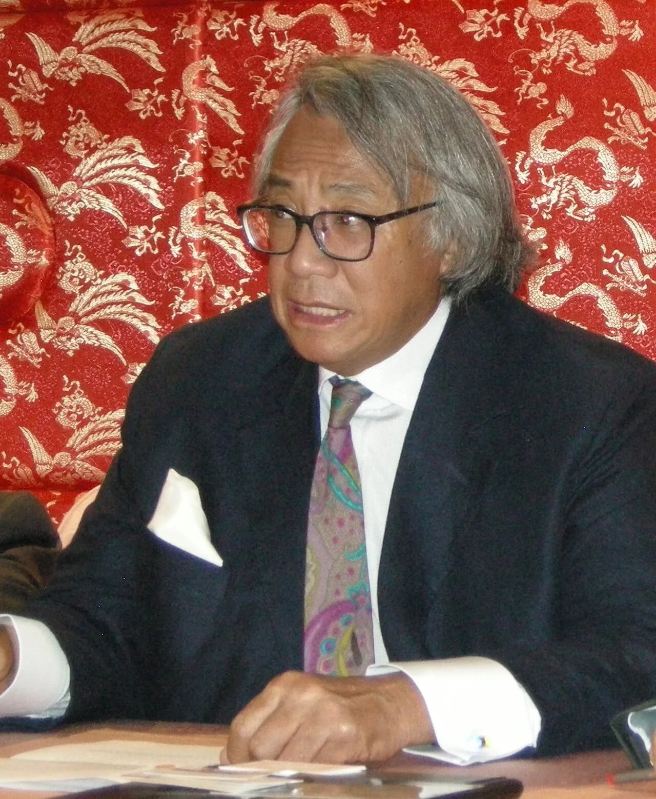 Porträt von David Tang (1954–2017) – Gedenkseite