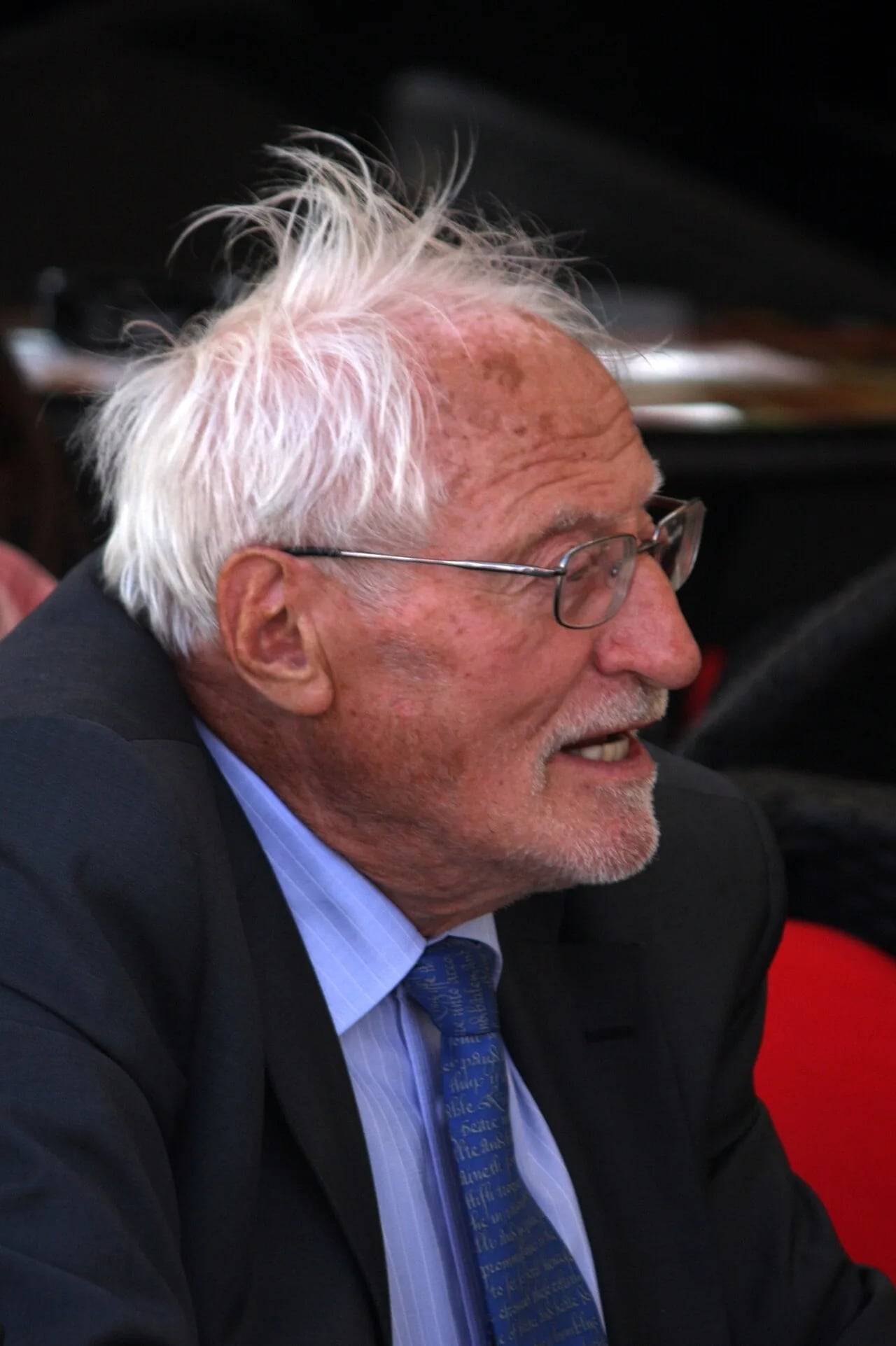Porträt von Tone Pavček (1928–2011) – Gedenkseite