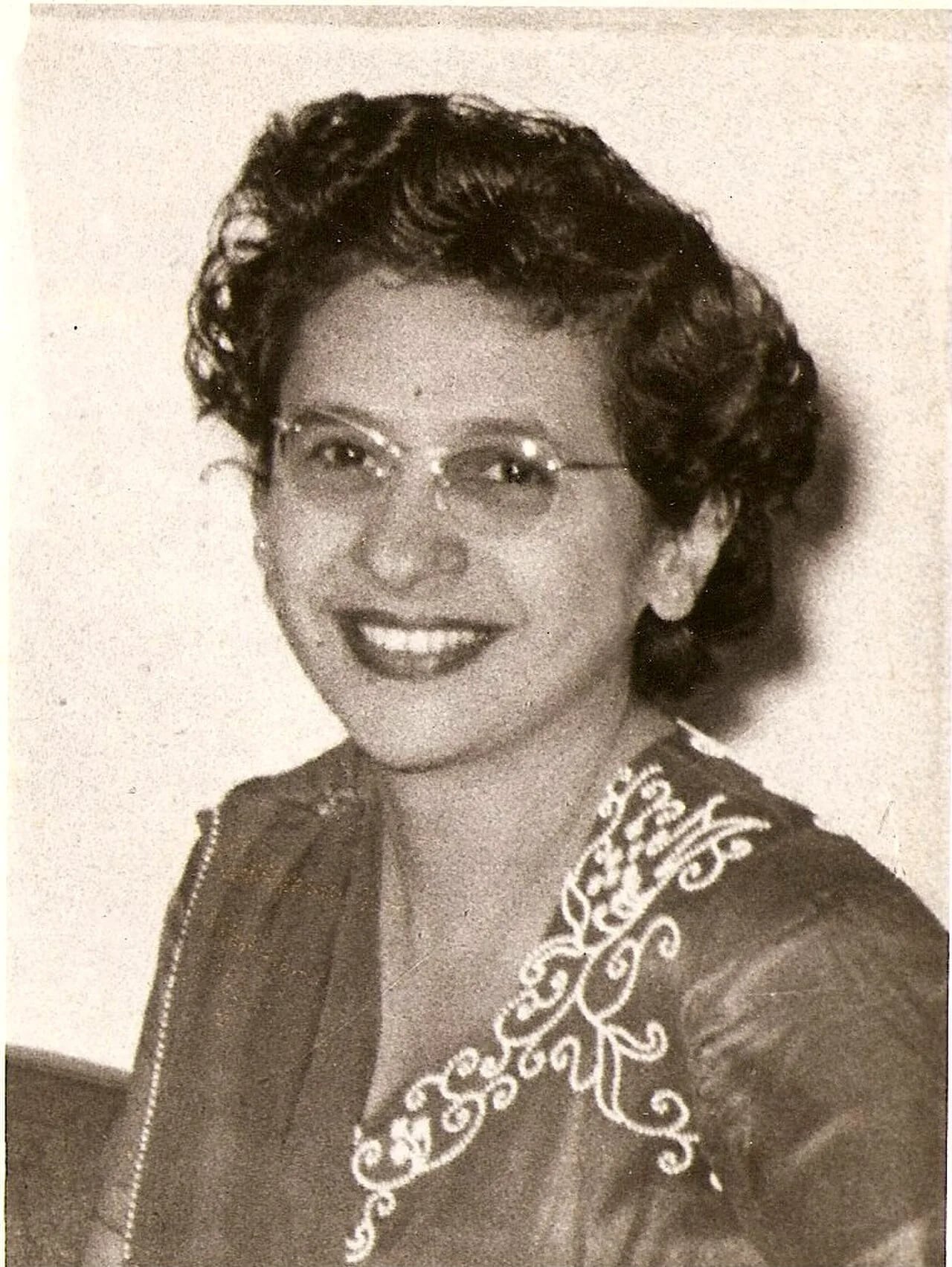 Portrait of Deena M. Mistri (1924–2011) – memorial page