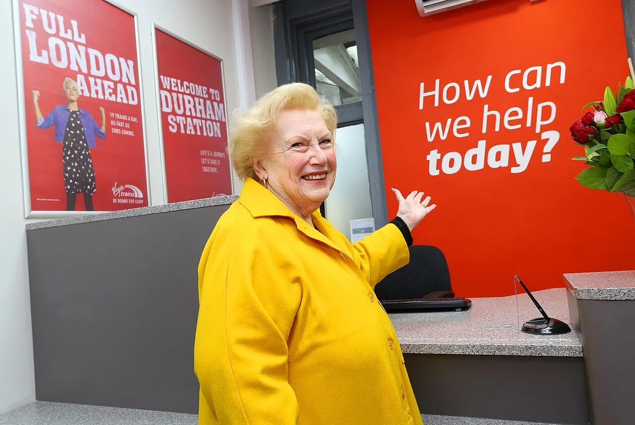 Porträt von Denise Robertson (1932–2016) – Gedenkseite