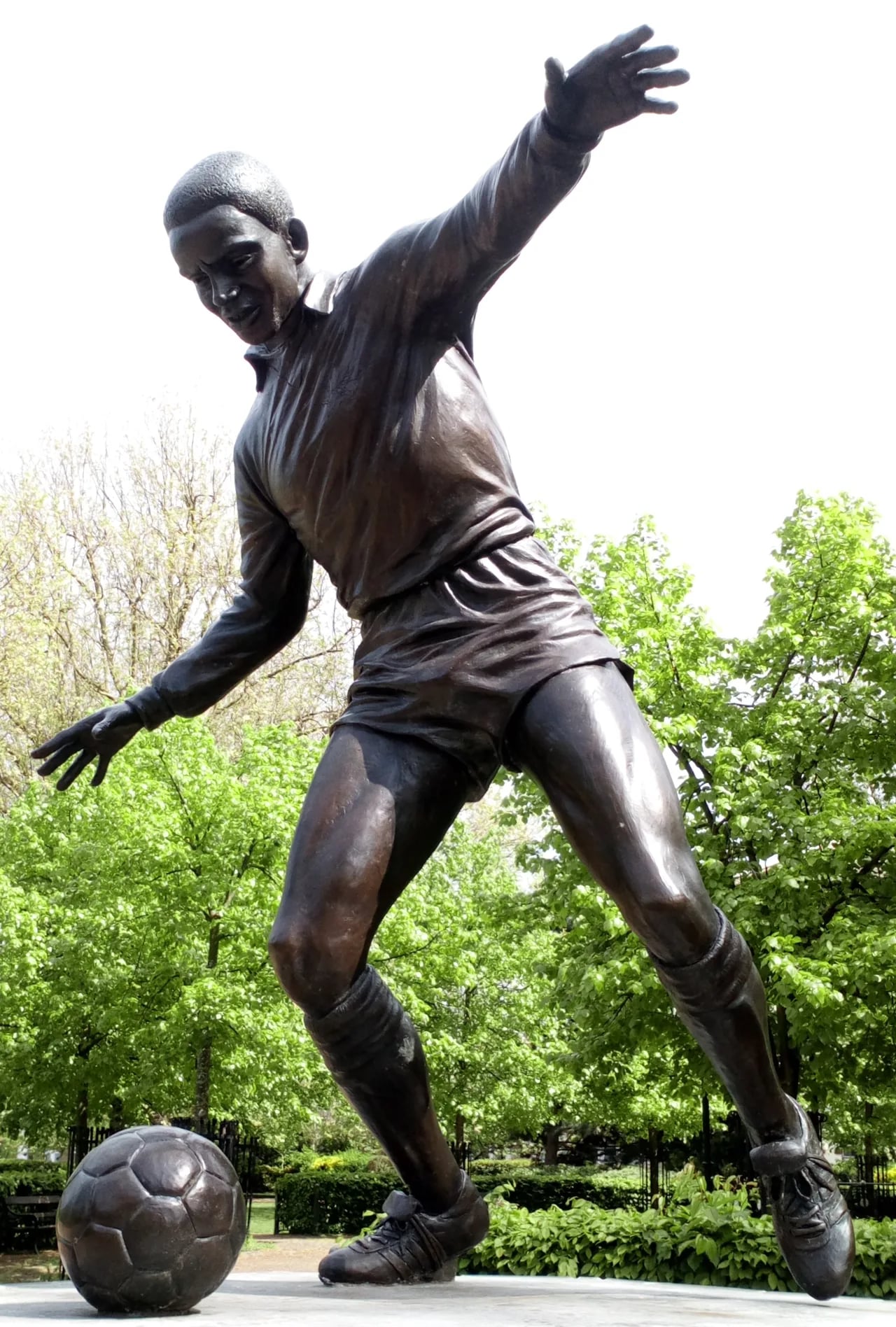 Portrait of Laurie Cunningham (1956–1989) – memorial page