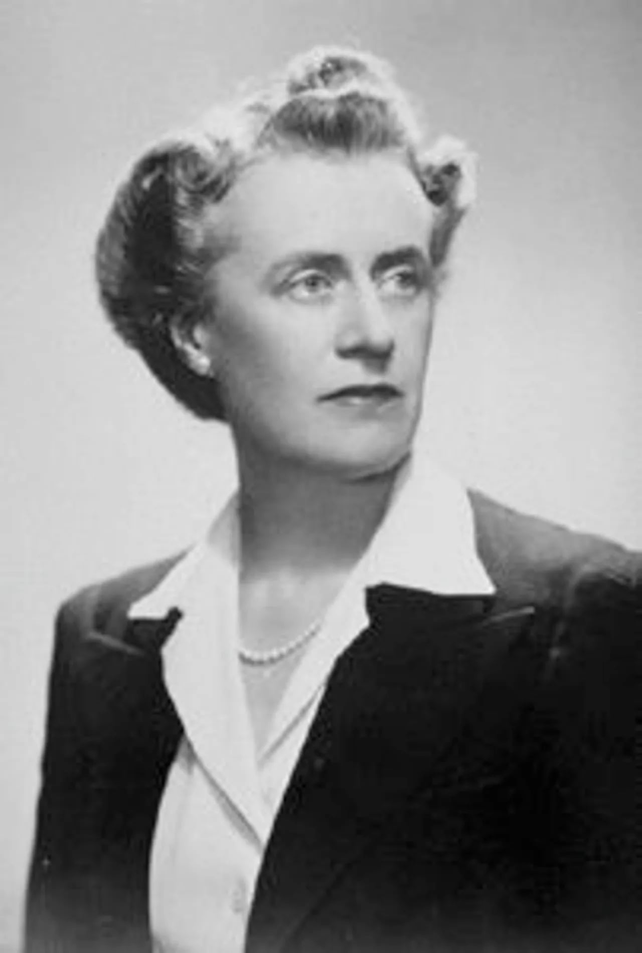 Portrait of Thérèse Casgrain (1896–1981) – memorial page