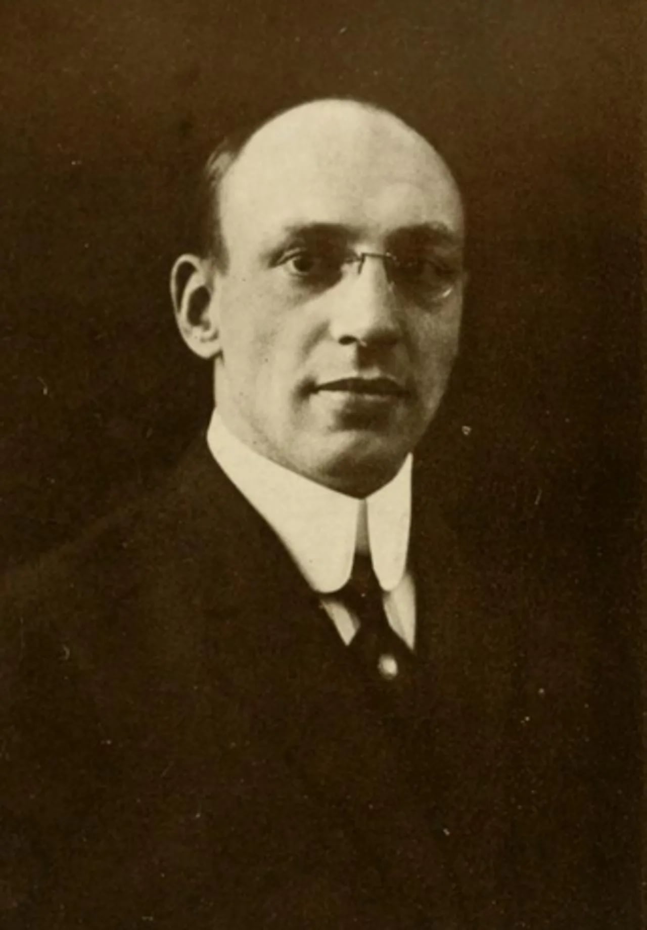 Portrait of Dexter W. Draper (1881–1961) – memorial page