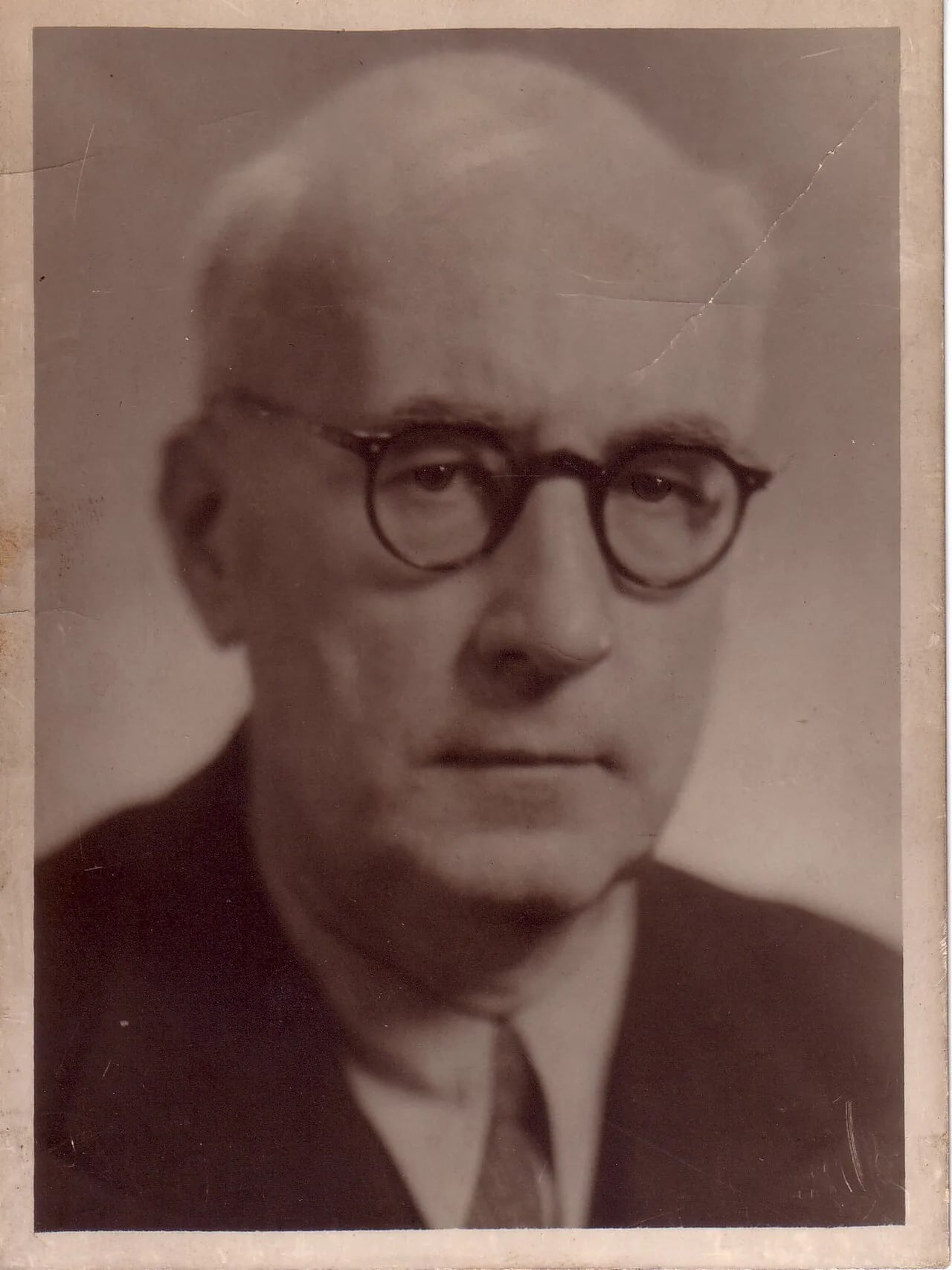 Portrait of Dimitar Dobrew (1888–1961) – memorial page