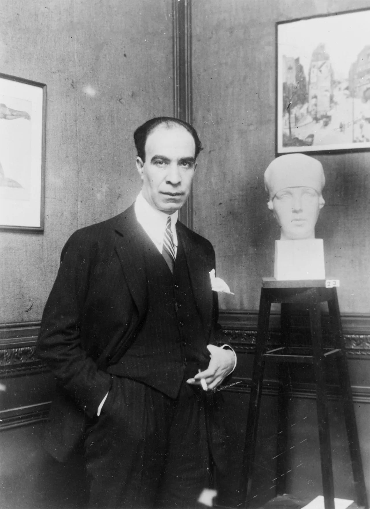 Porträt von Diogo de Macedo (1889–1959) – Gedenkseite
