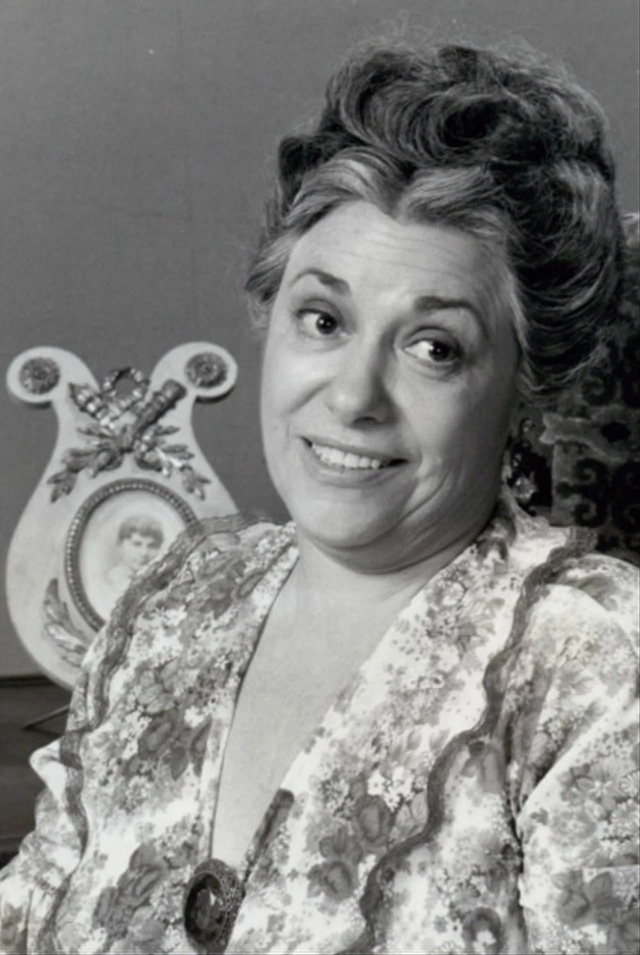Portrait of Naomi Stevens (1925–2018) – memorial page