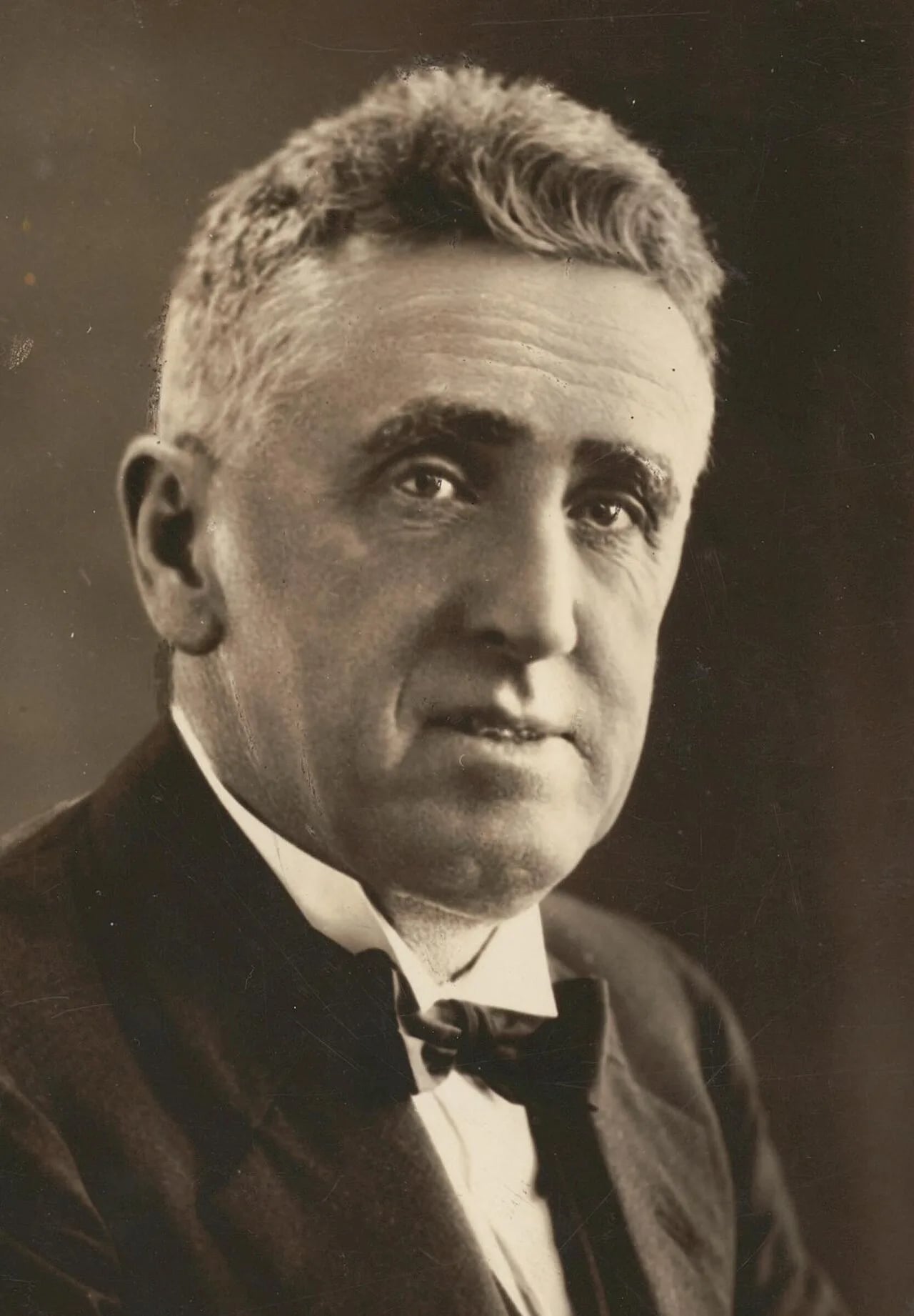 Porträt von Don Cameron (1878–1962) – Gedenkseite