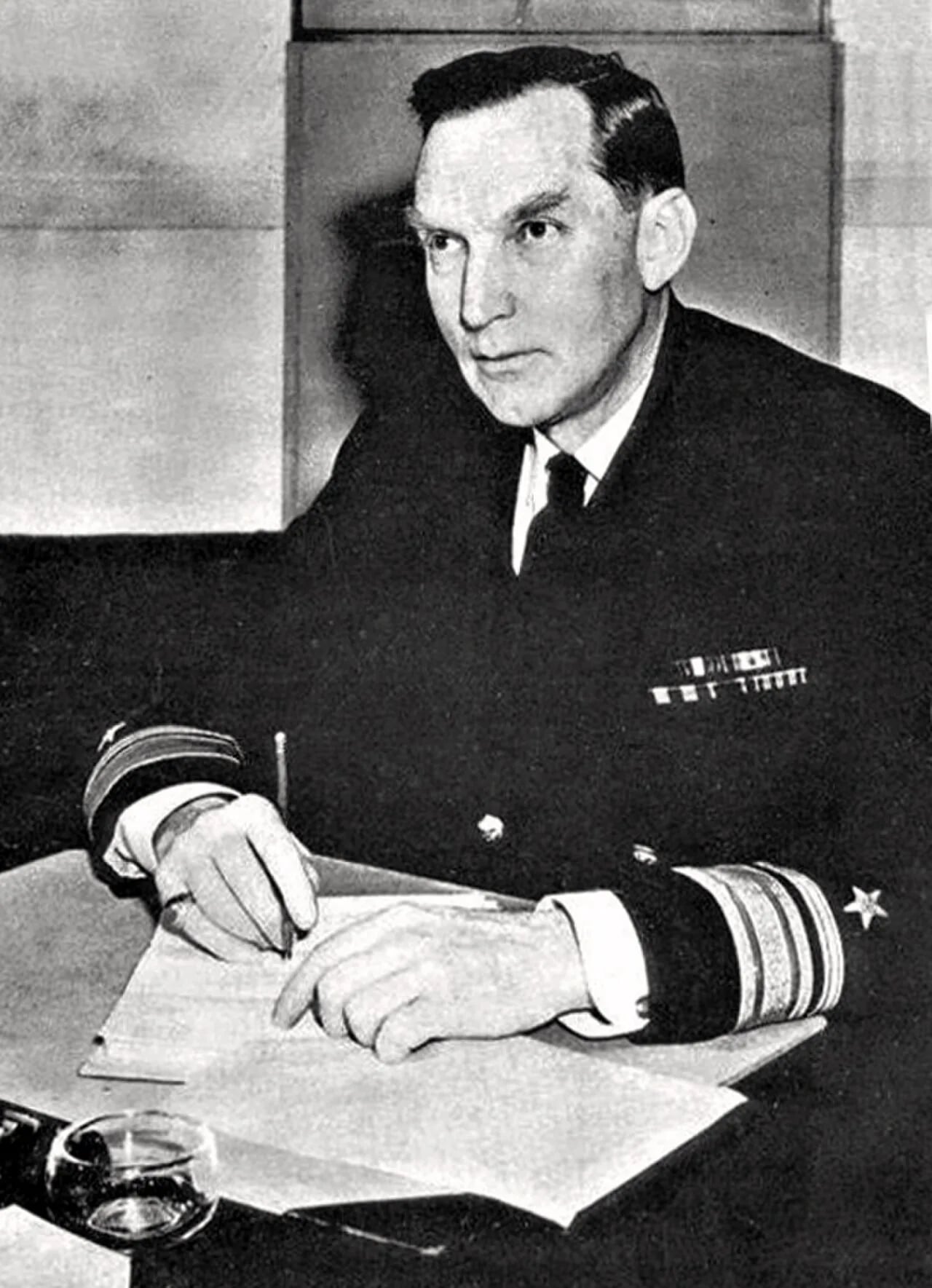 Porträt von Donald B. Beary (1888–1966) – Gedenkseite