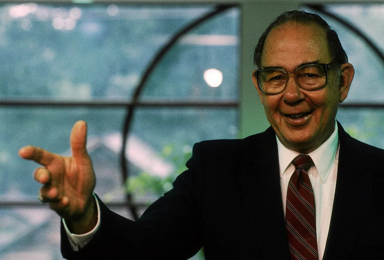 Portrait of Donald J. Grace (1926–2007) – memorial page