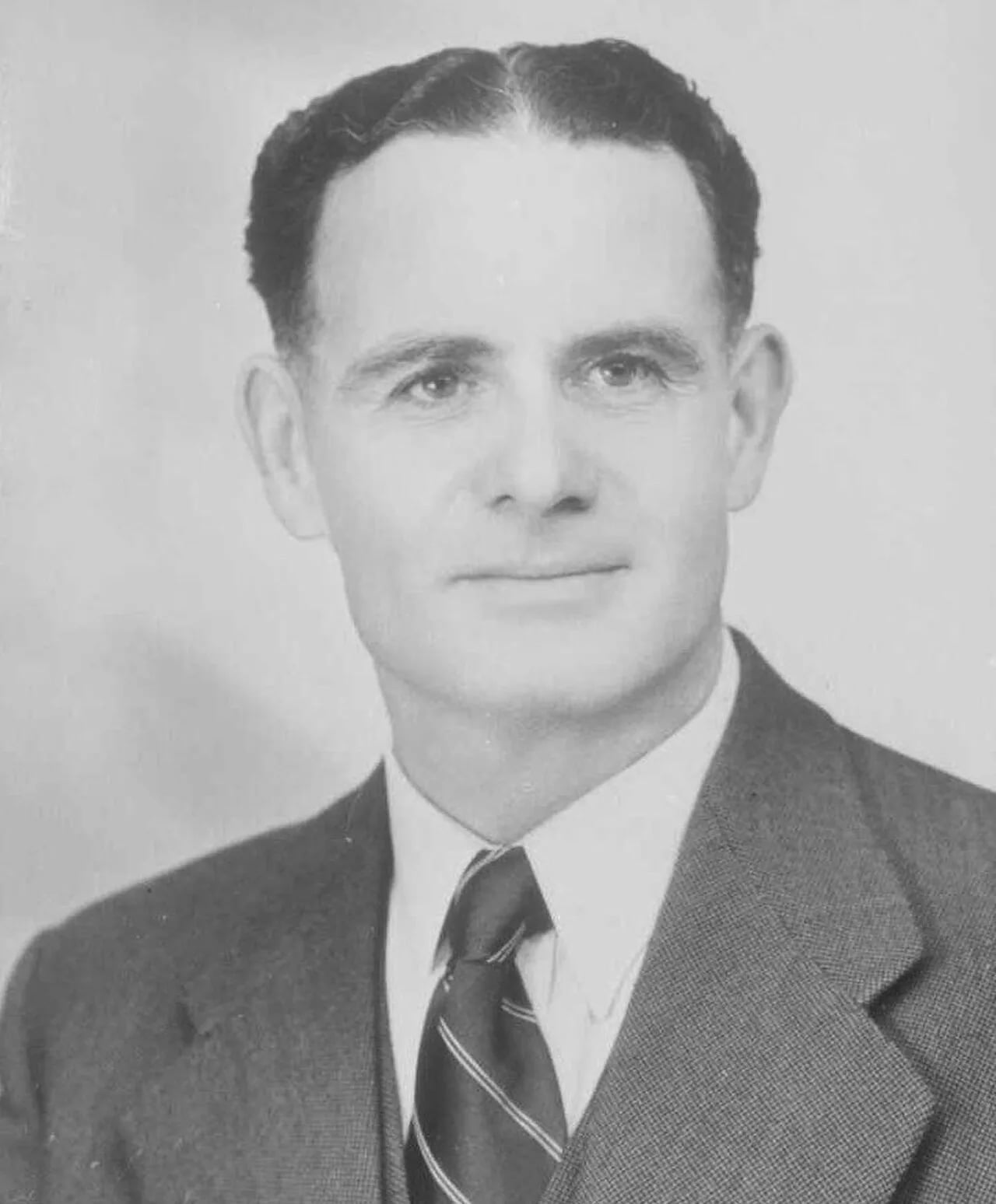 Portrait of Donald Norman McKay (1908–1988) – memorial page
