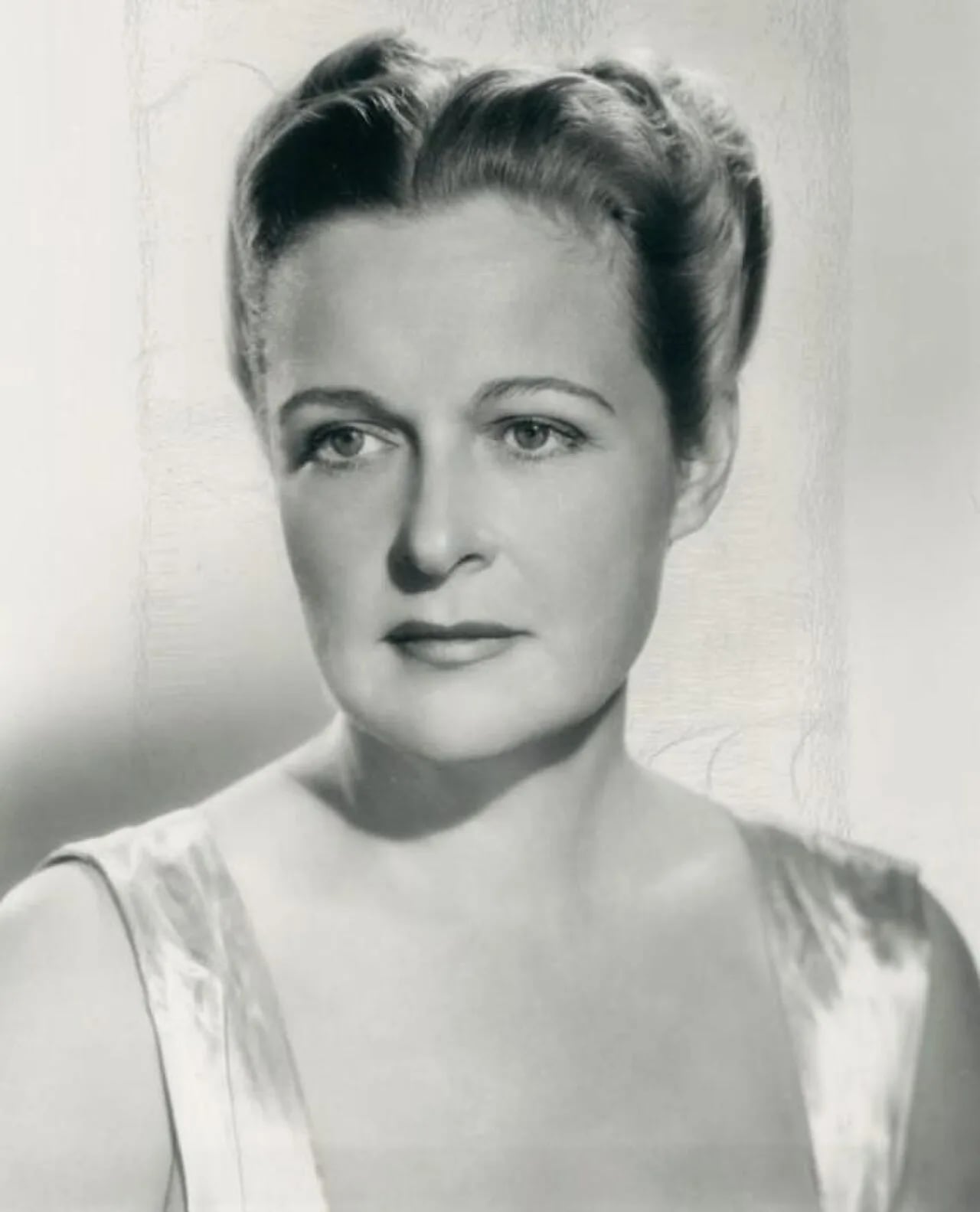 Portrait of Selena Royle (1904–1983) – memorial page