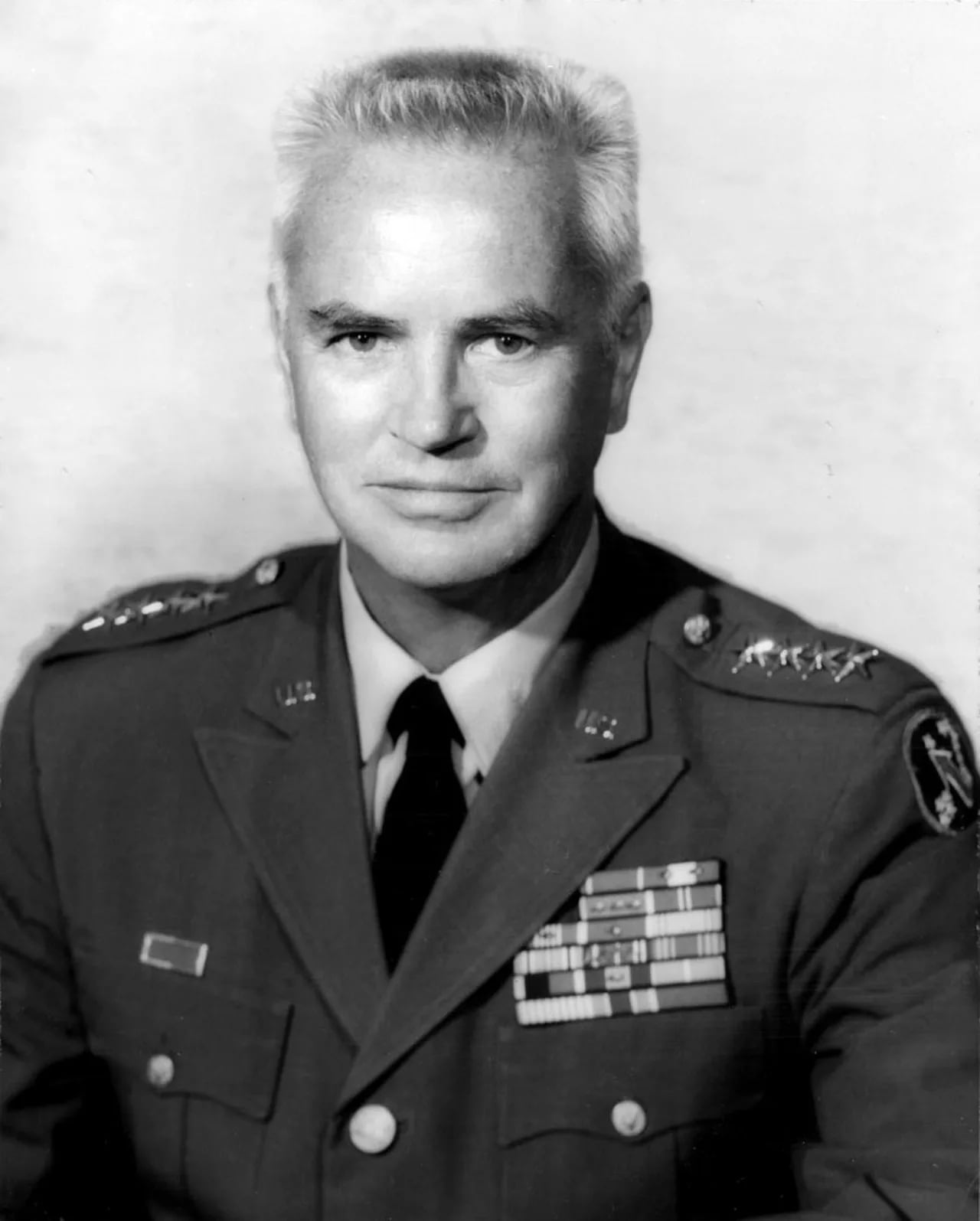 Porträt von Donald V. Bennett (1915–2005) – Gedenkseite