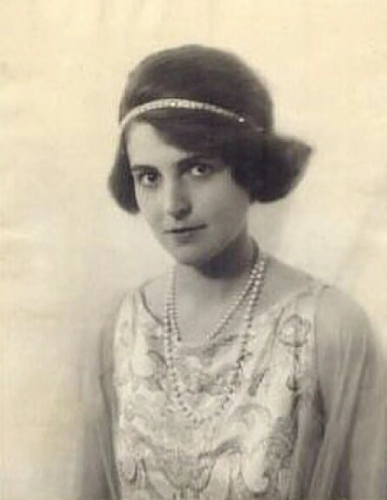Portrait of Blanche Oelrichs (1890–1950) – memorial page