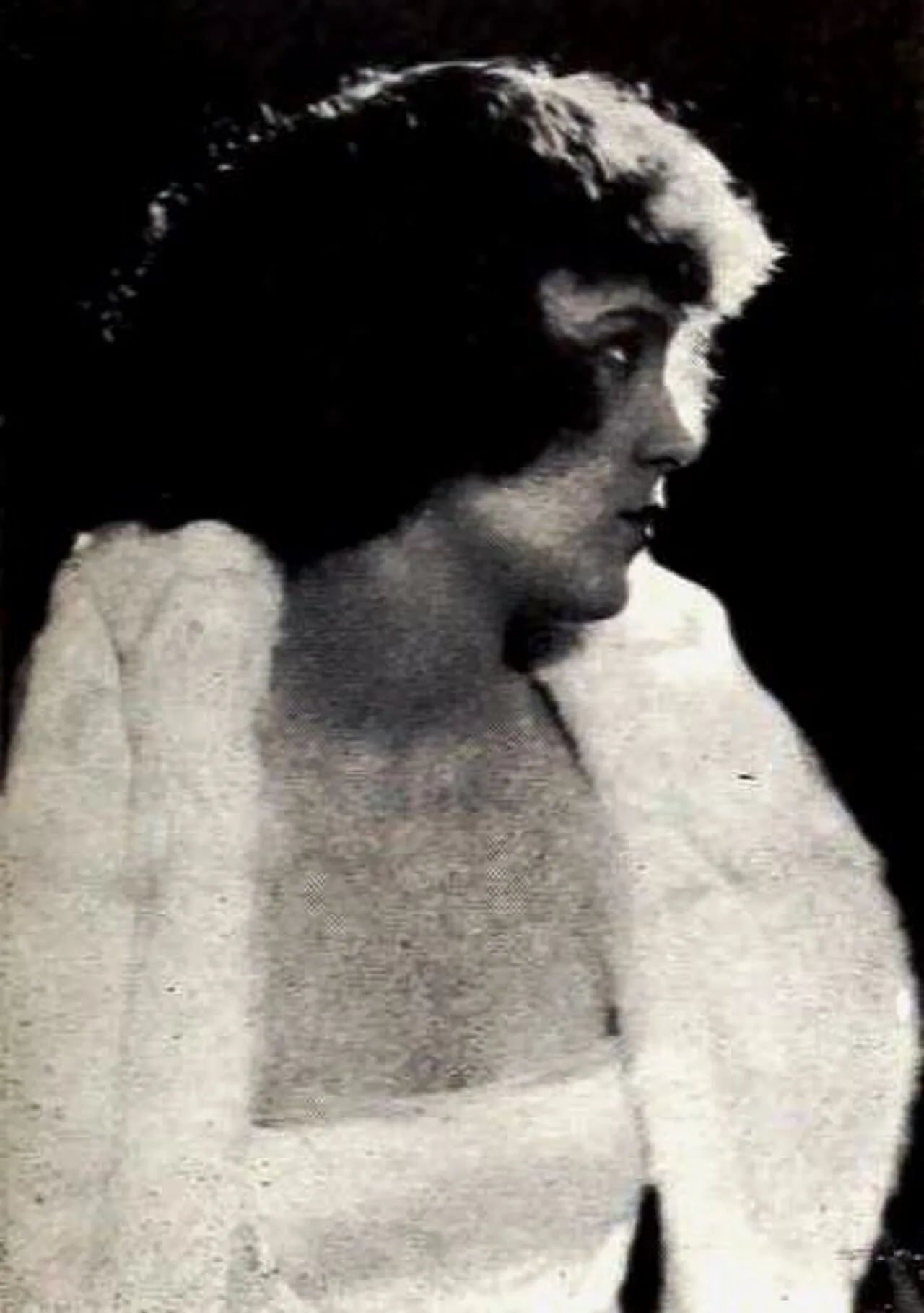 Portrait of Dorothy Farnum (1900–1970) – memorial page
