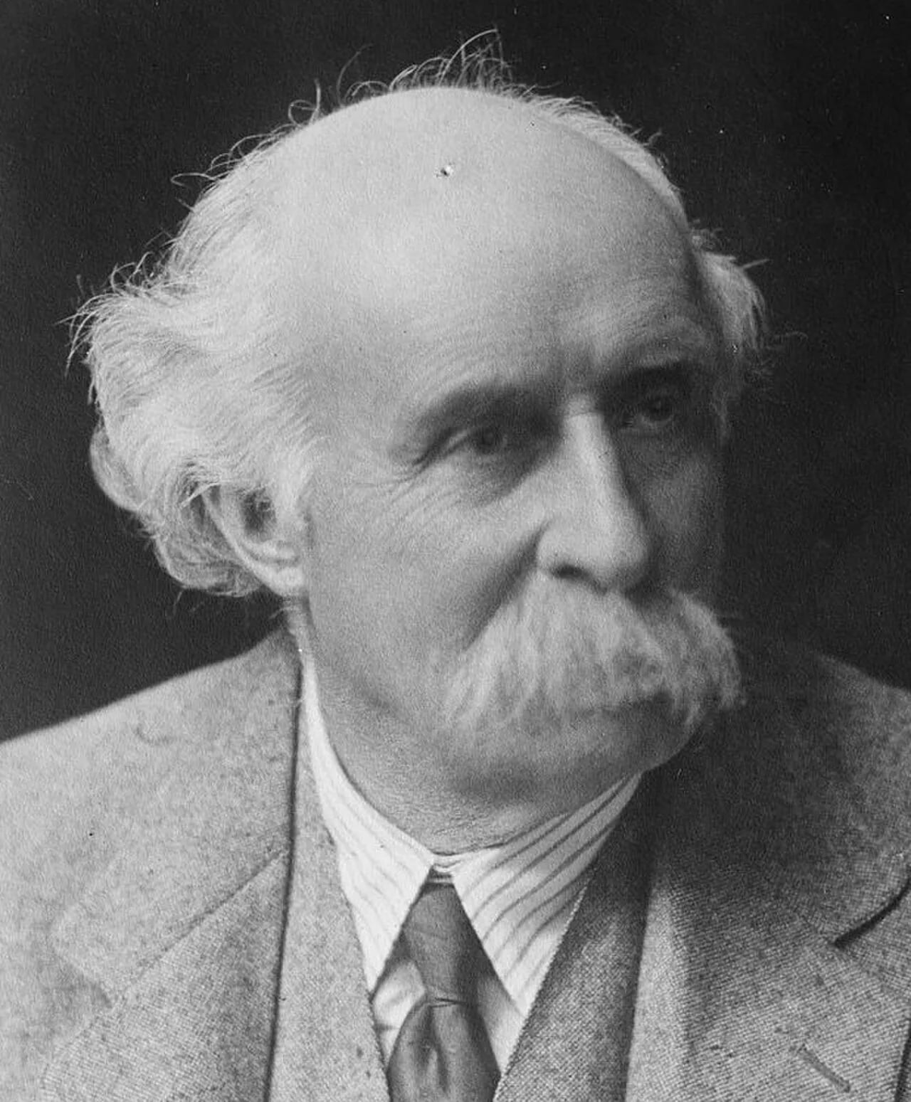 Portrait of Douglas Sladen (1856–1947) – memorial page