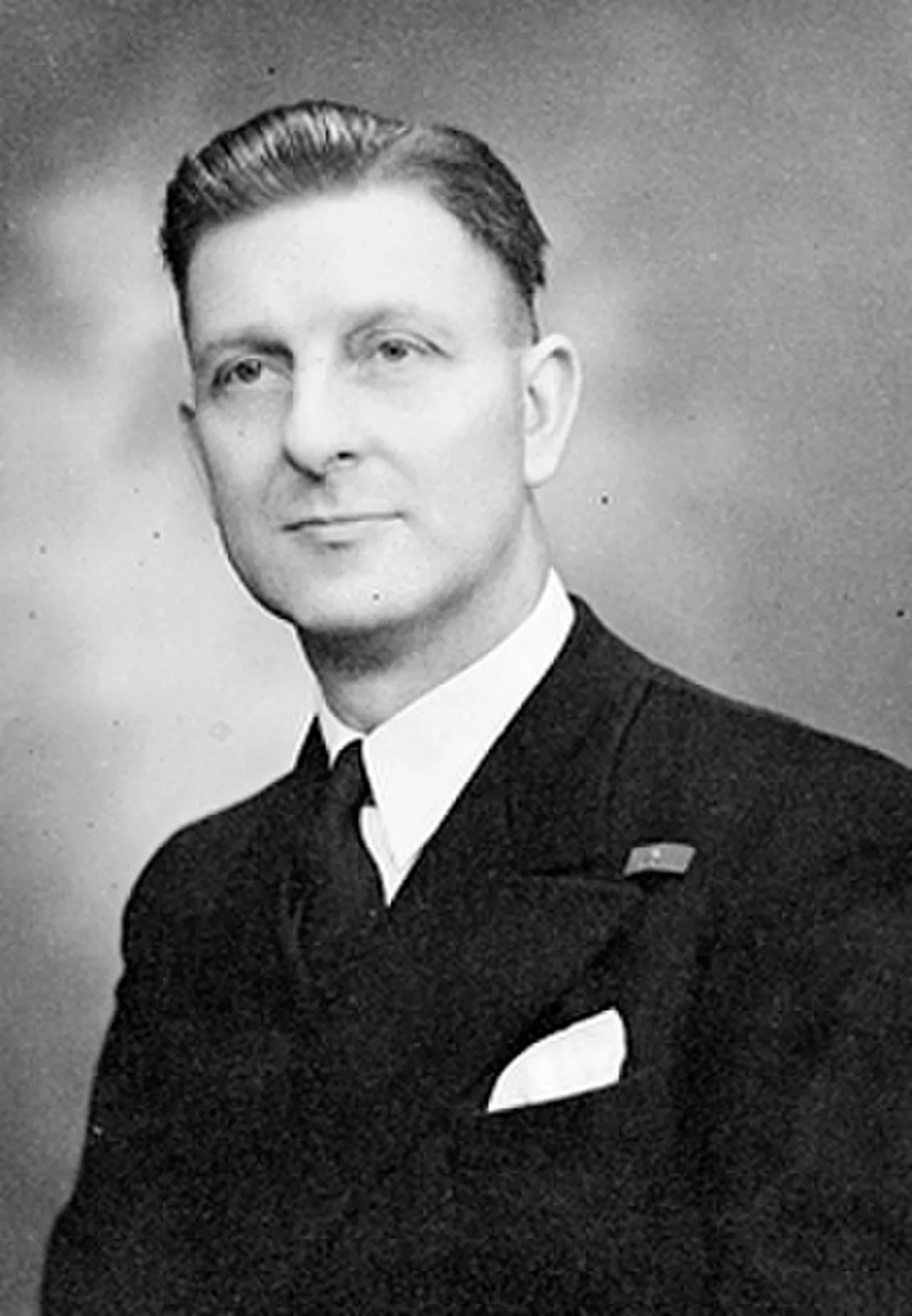 Portrait of Dudley Mason (1901–1987) – memorial page