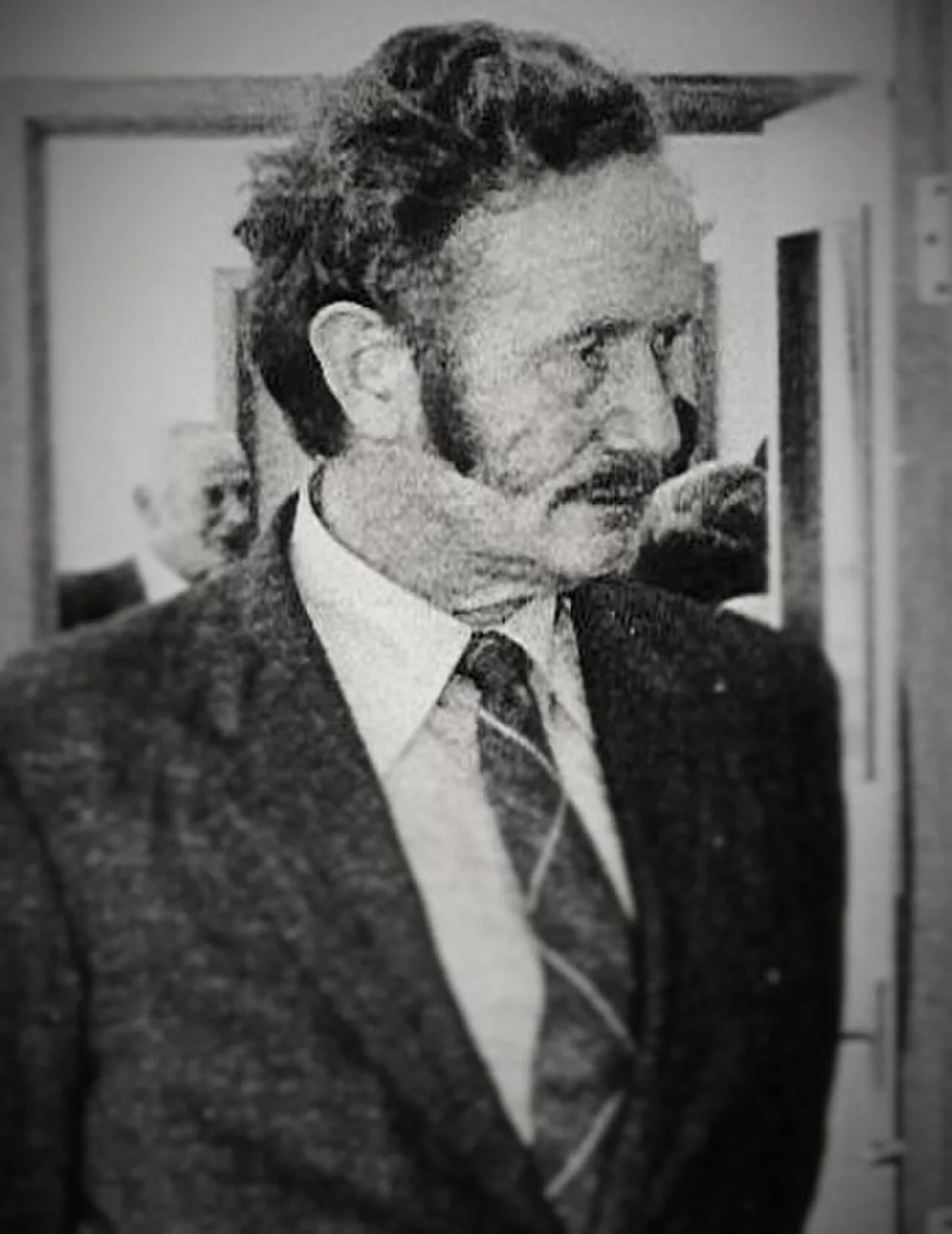 Porträt von Duncan MacIntyre (1915–2001) – Gedenkseite