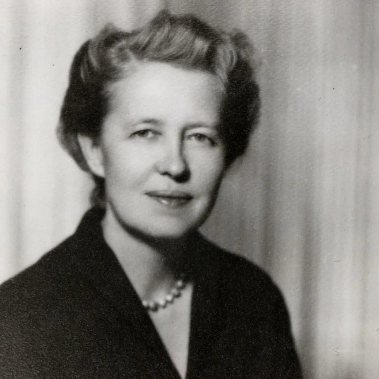 Portrait of Dominique de Ménil (1908–1997) – memorial page