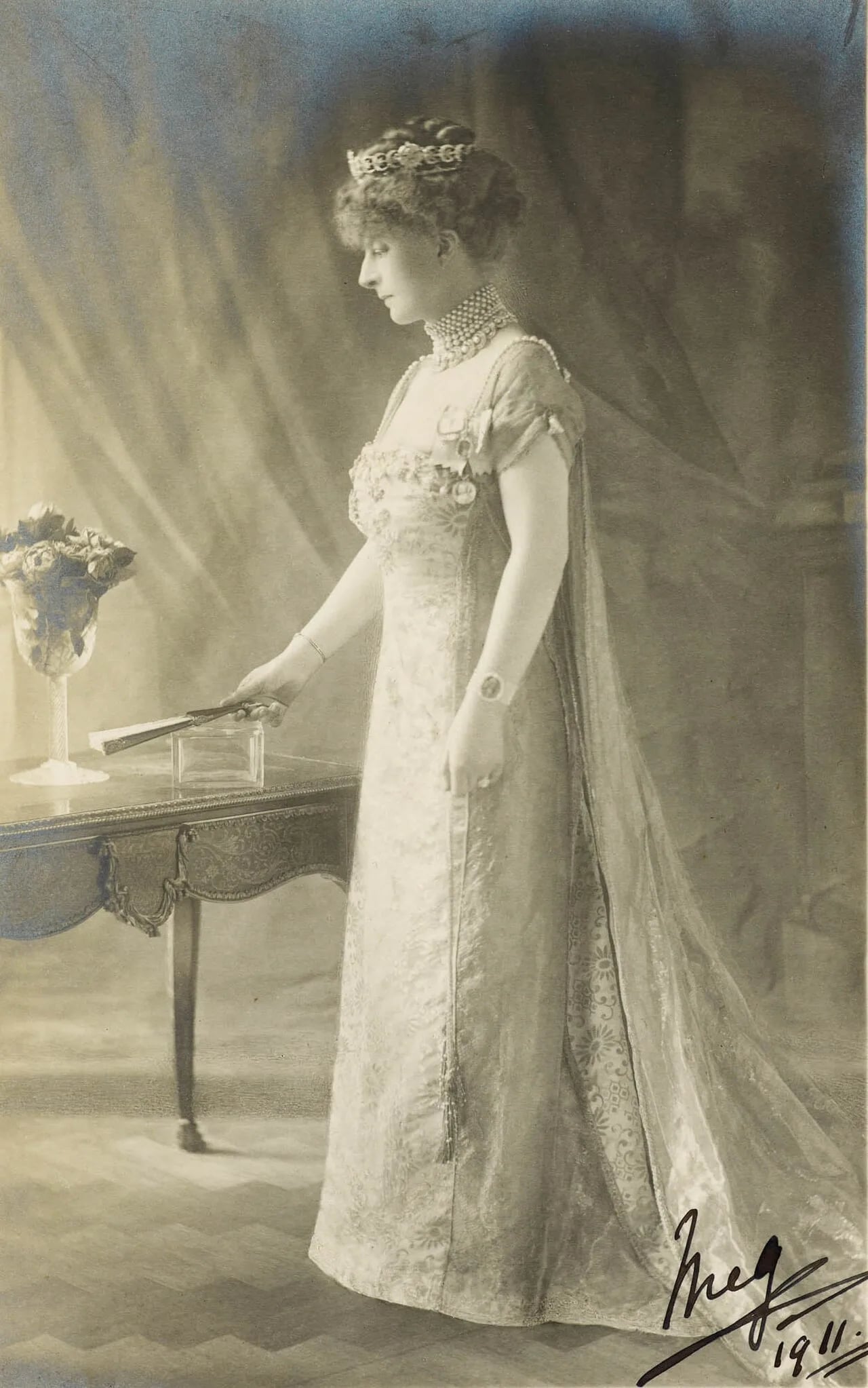 Porträt von Margaret Cambridge, Marchioness of Cambridge (1873–1929) – Gedenkseite