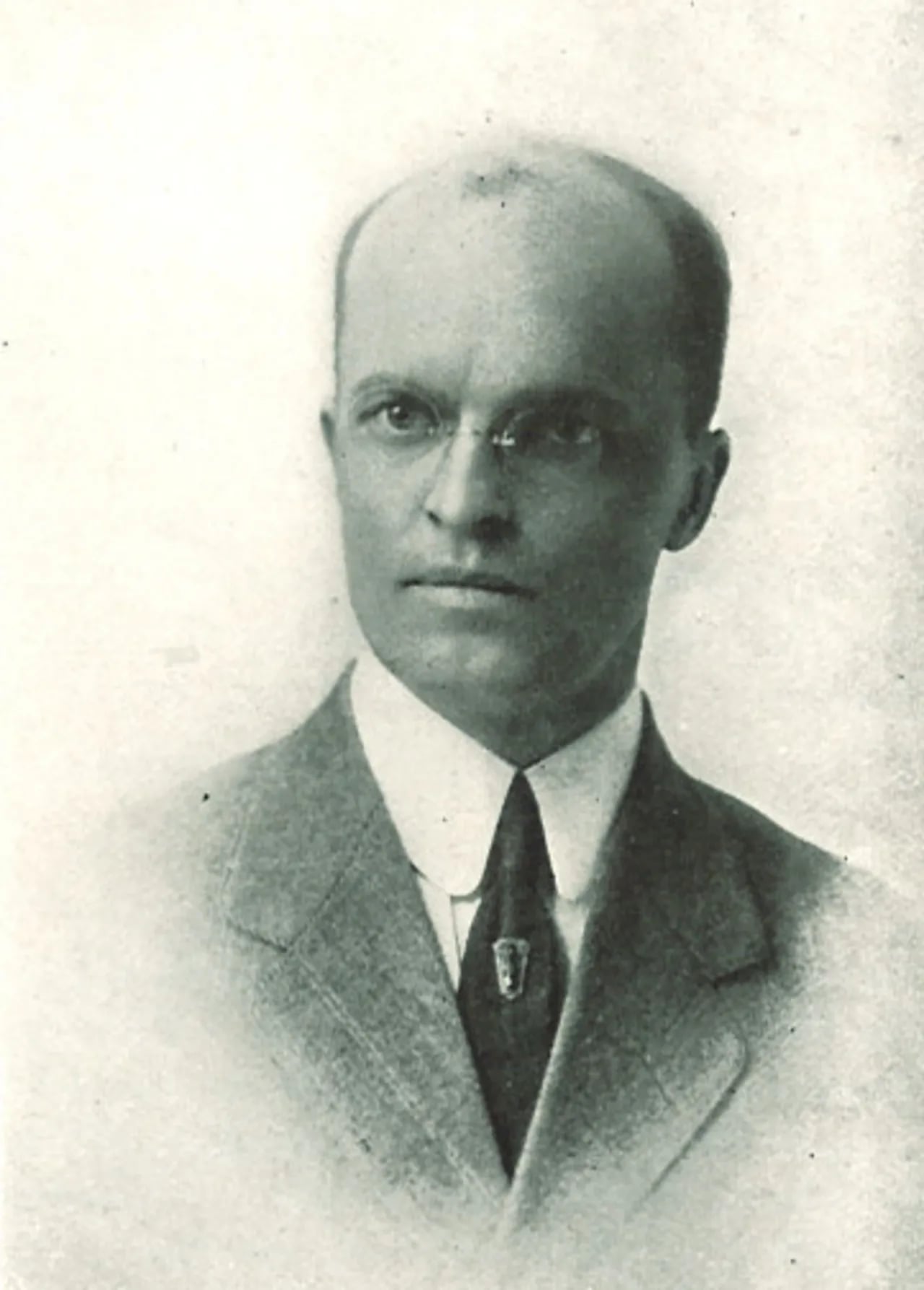 Portrait of Ernest Gustav Schroeder (1882–1960) – memorial page