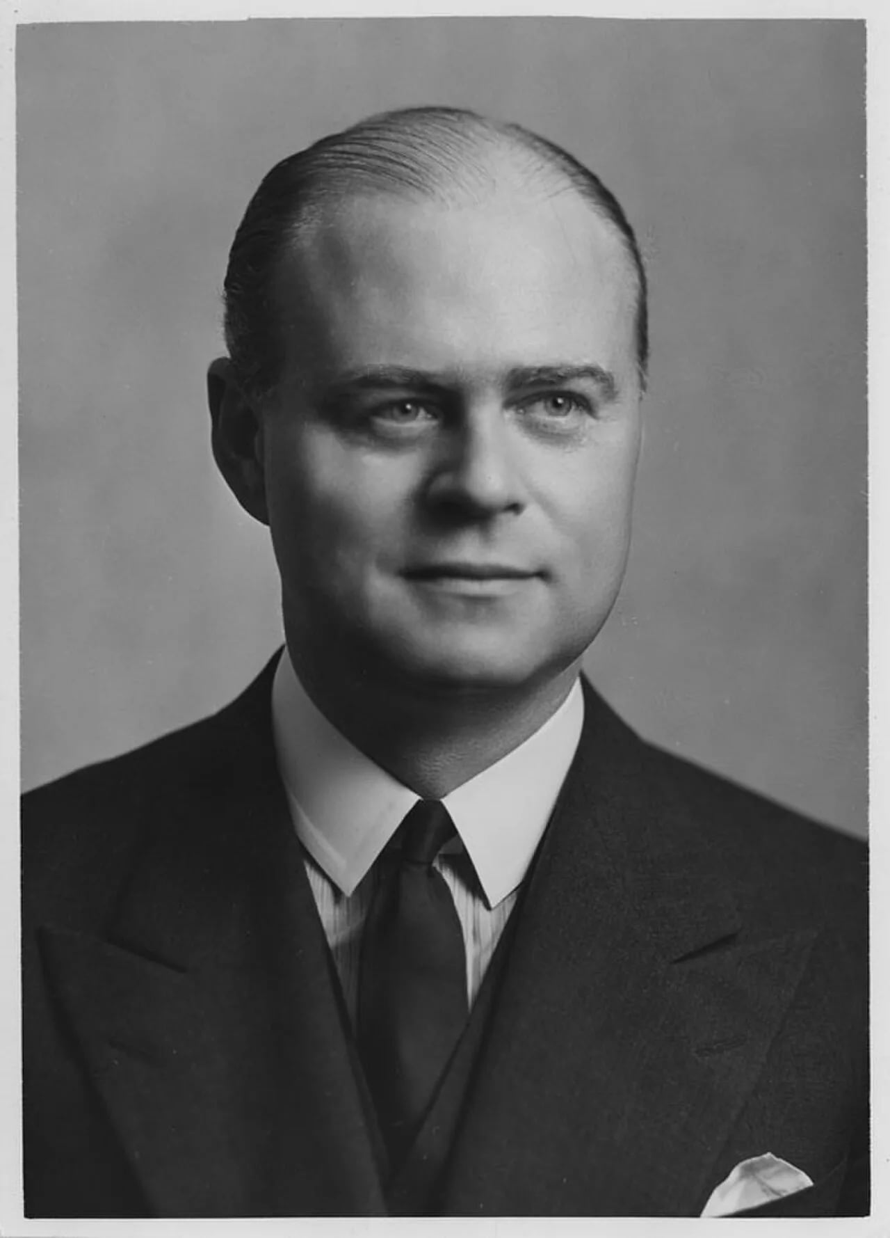 Porträt von E. P. Taylor (1901–1989) – Gedenkseite