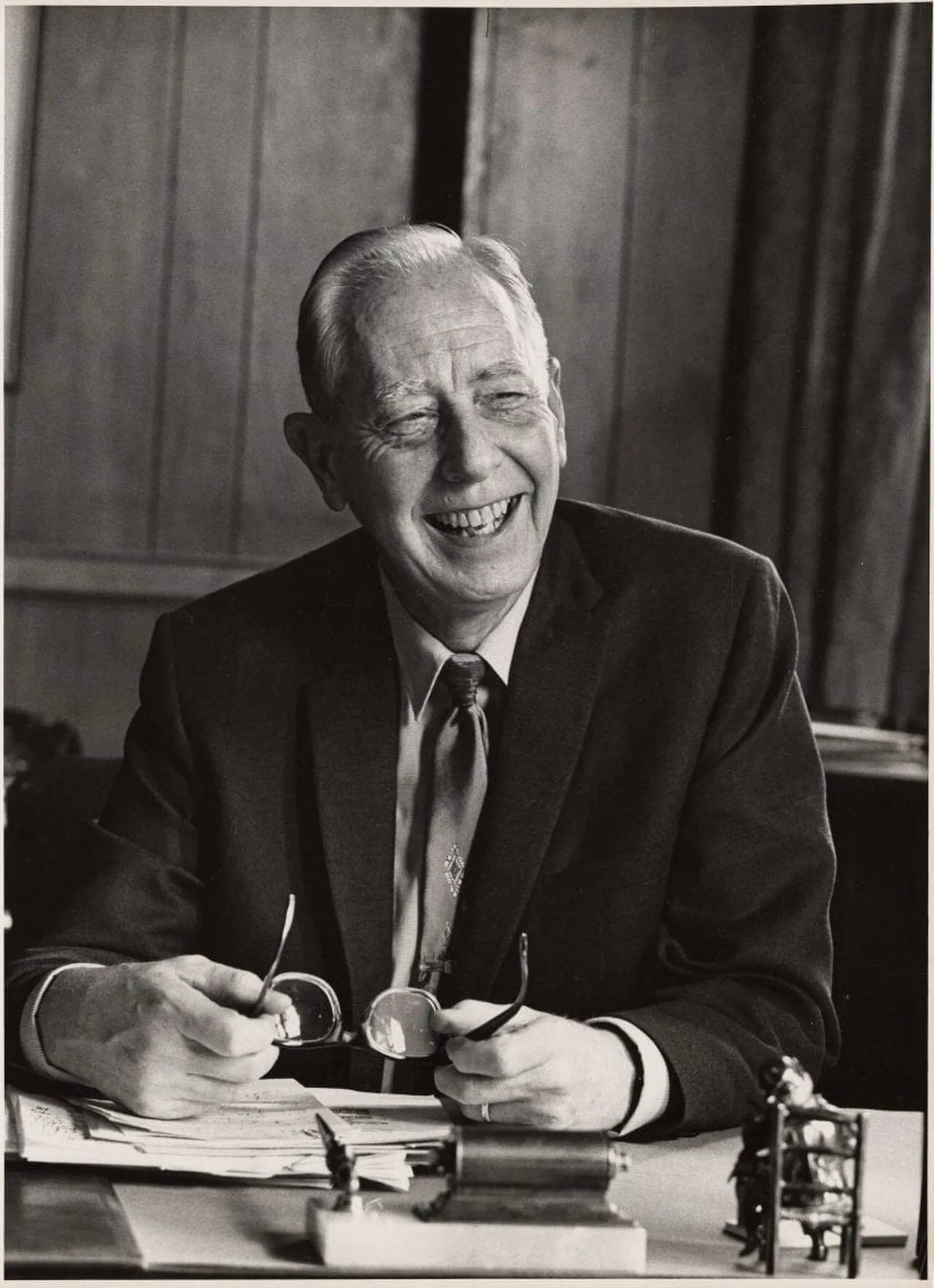 Portrait of Earle Hawkins (1903–1972) – memorial page