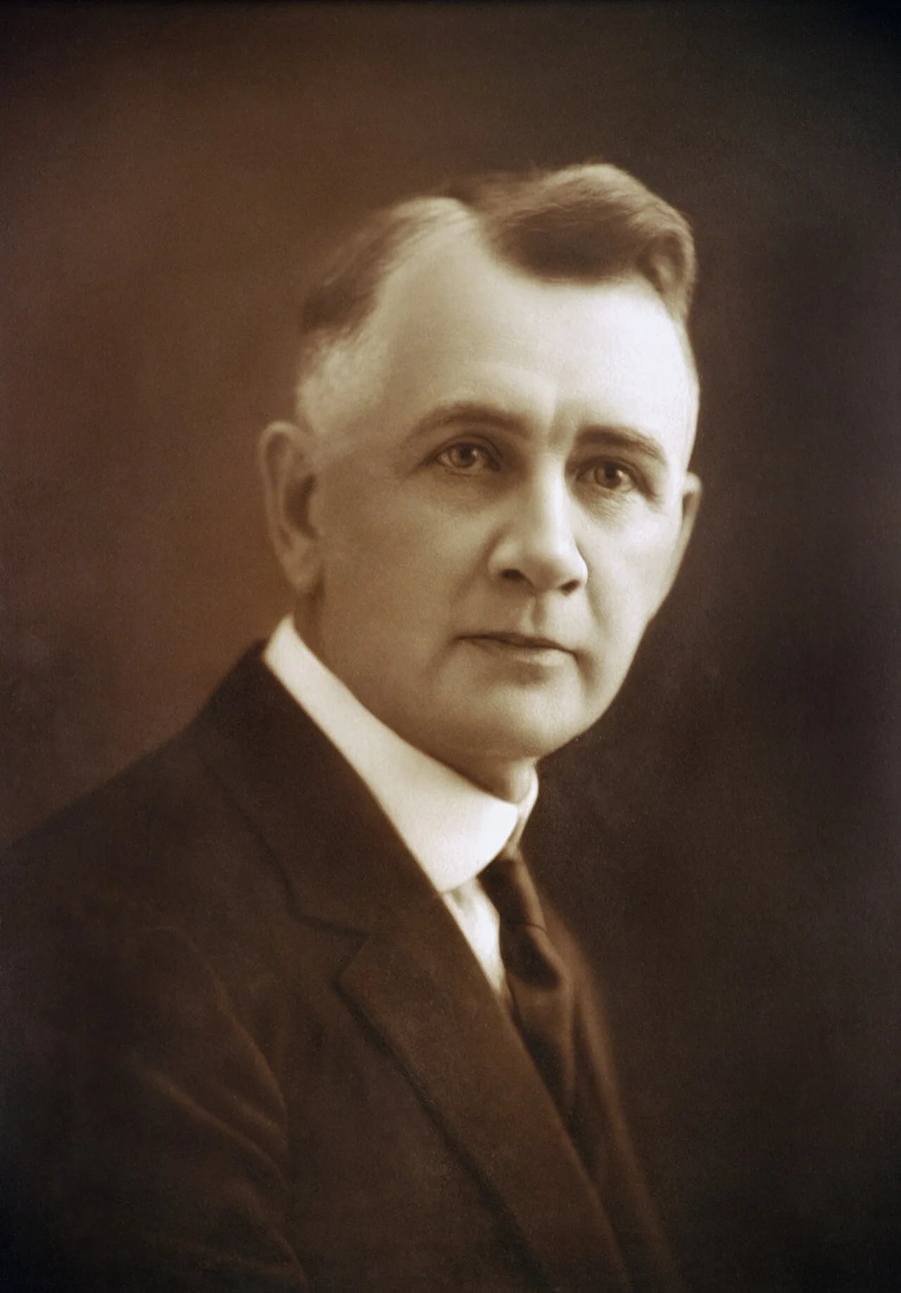 Portrait of Ed Overholser (1869–1931) – memorial page