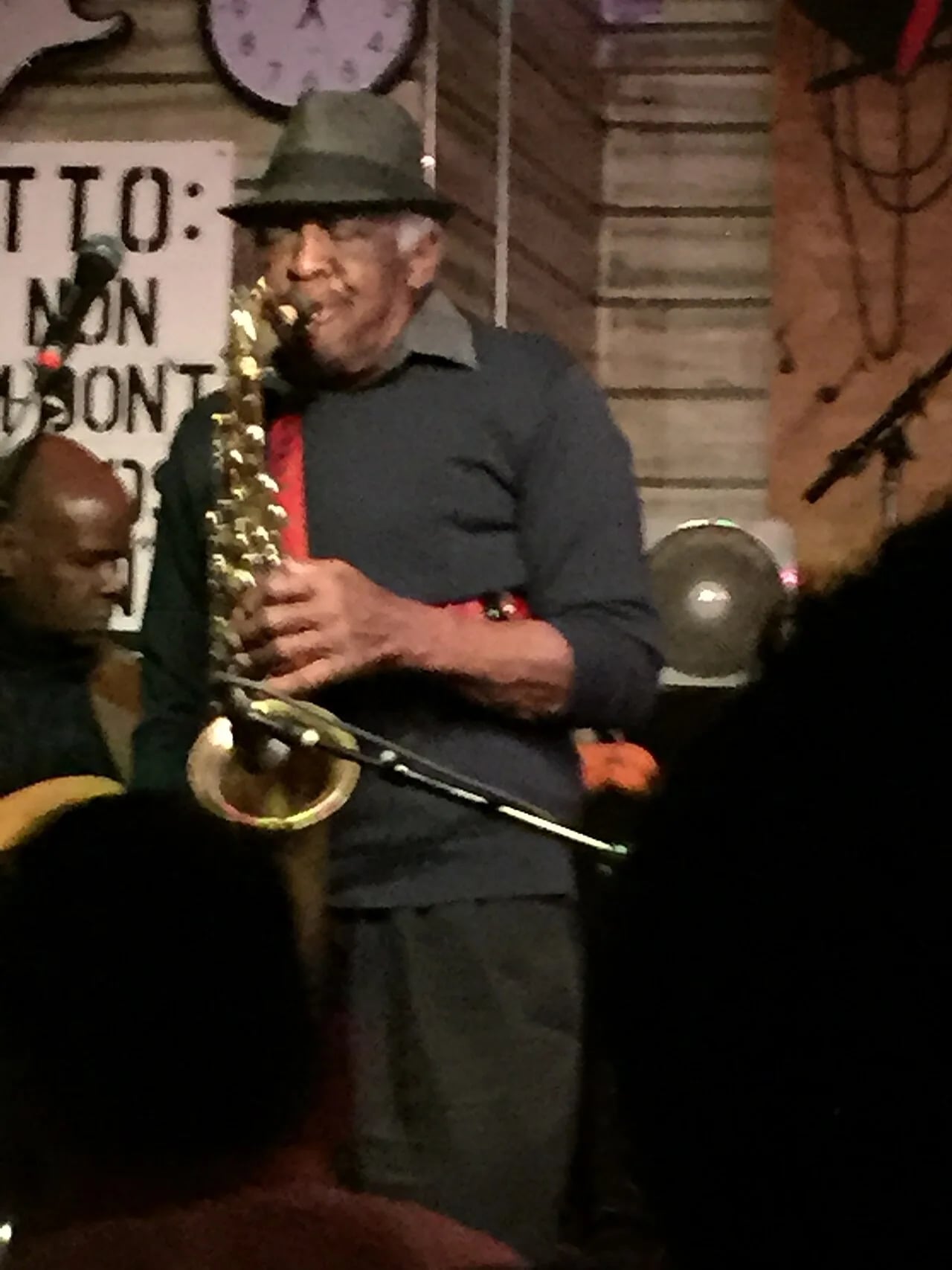 Portrait of Eddie Shaw (1937–2018) – memorial page