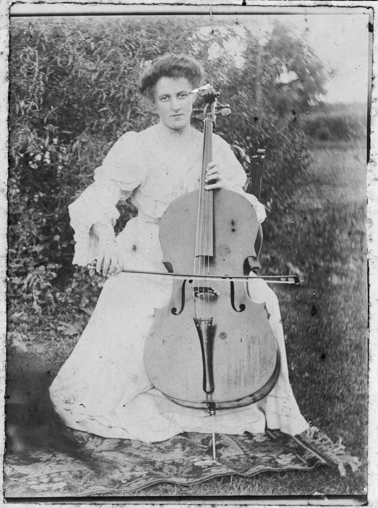 Porträt von Edith Collier (1885–1964) – Gedenkseite