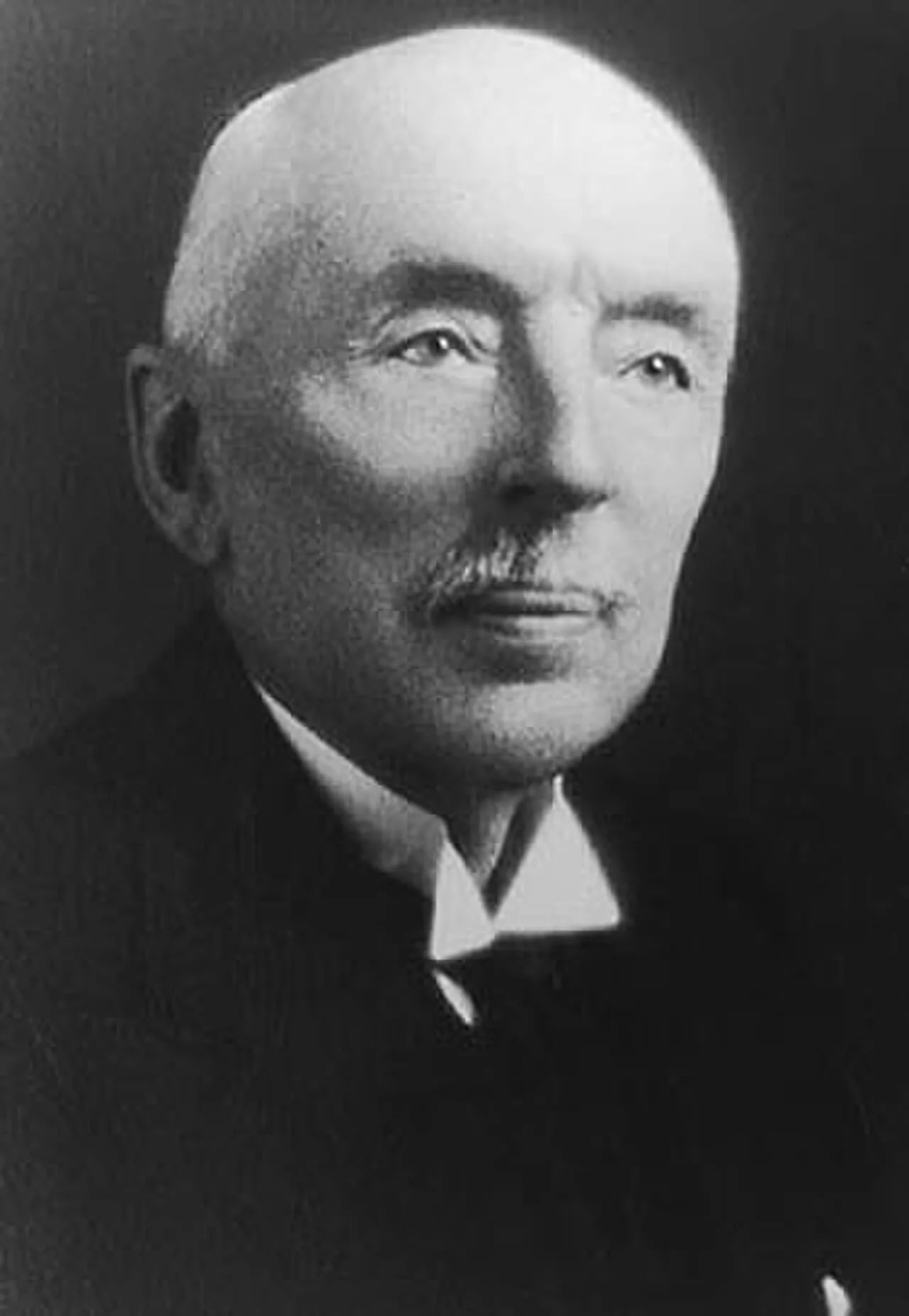 Portrait of Edmund Leslie Newcombe (1859–1931) – memorial page
