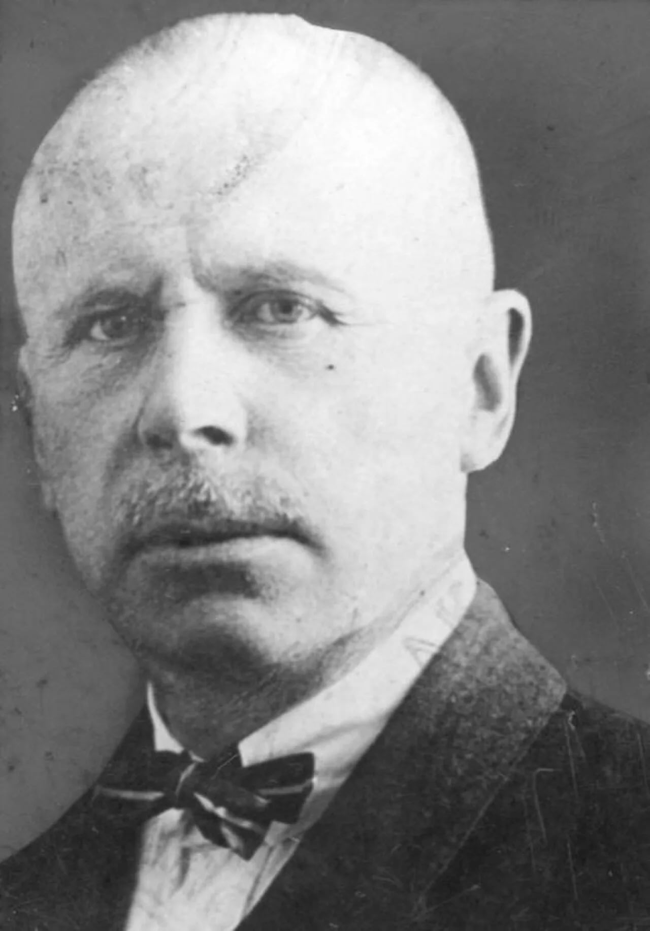 Portrait of Edmund Załęski (1863–1932) – memorial page
