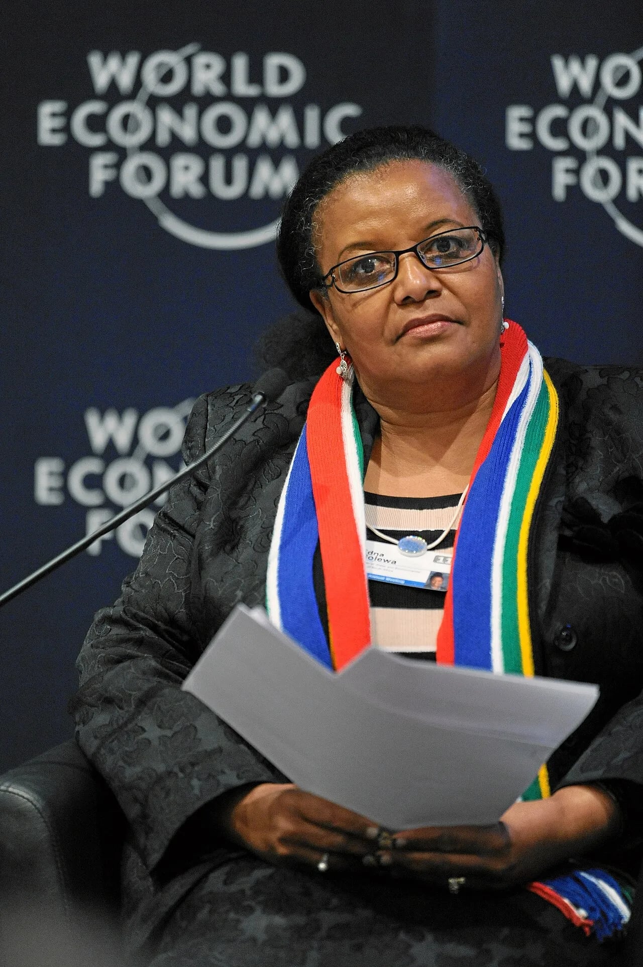 Porträt von Edna Molewa (1957–2018) – Gedenkseite