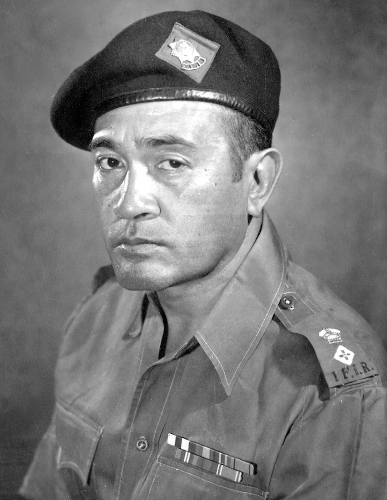 Porträt von Edward Cakobau (1908–1973) – Gedenkseite