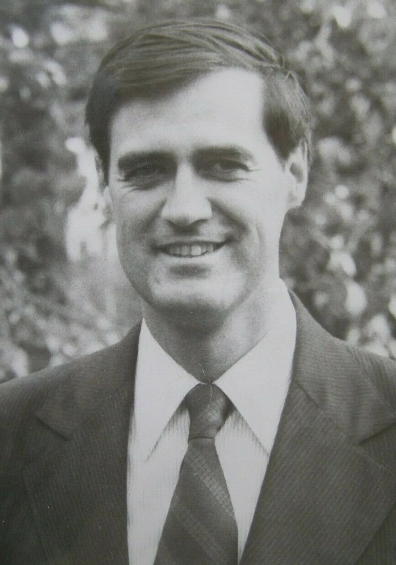 Porträt von Edward Francis Harrington (1933–2025) – Gedenkseite