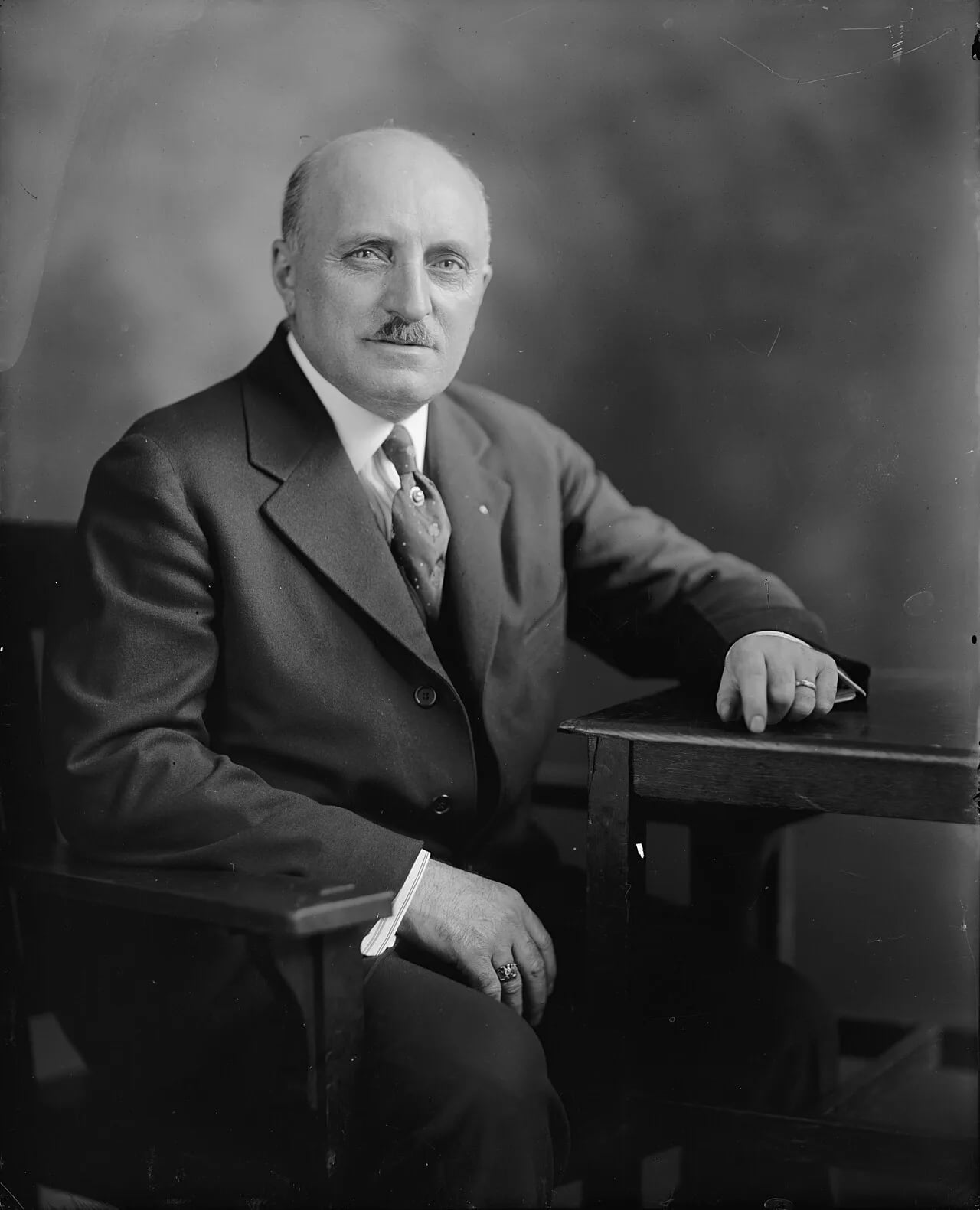 Portrait of Edward J. Henning (1868–1937) – memorial page