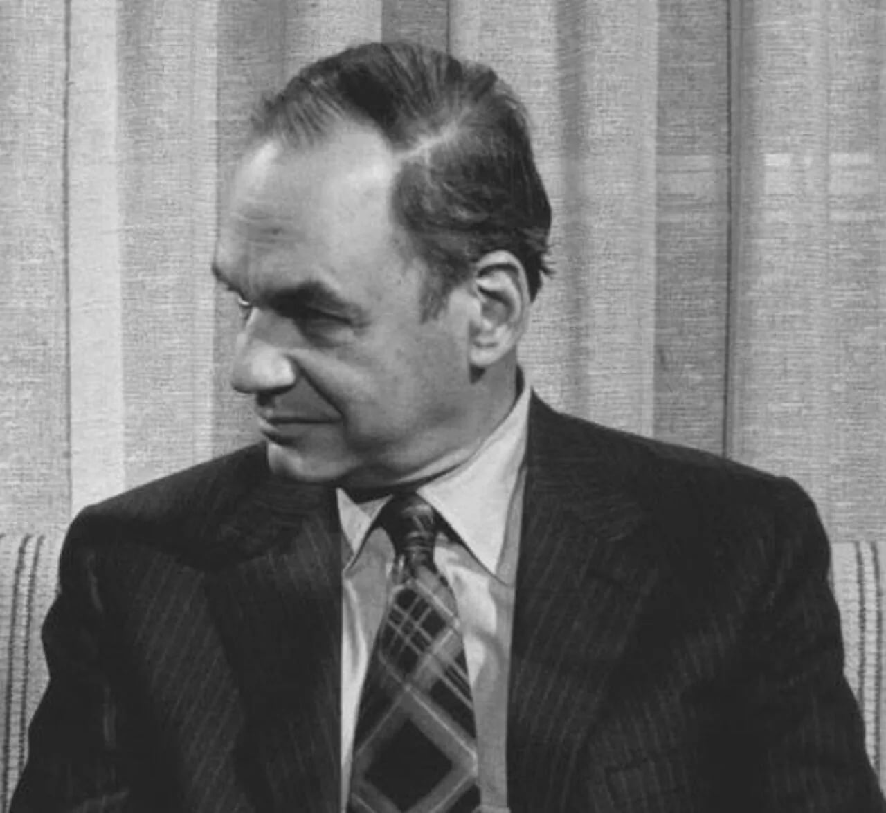 Portrait of Edwin Newman (1919–2010) – memorial page