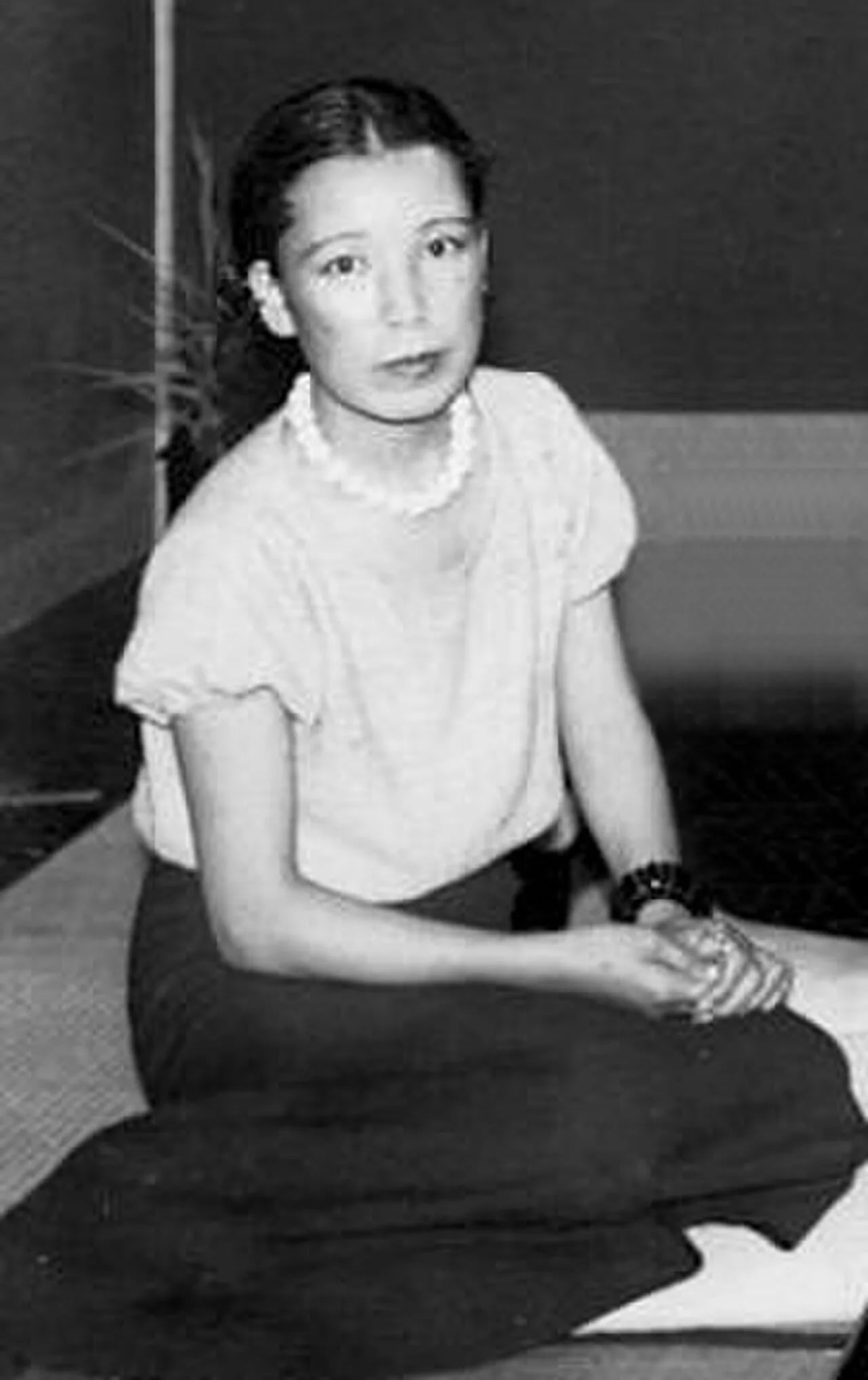Portrait of Uno Chiyo (1897–1996) – memorial page