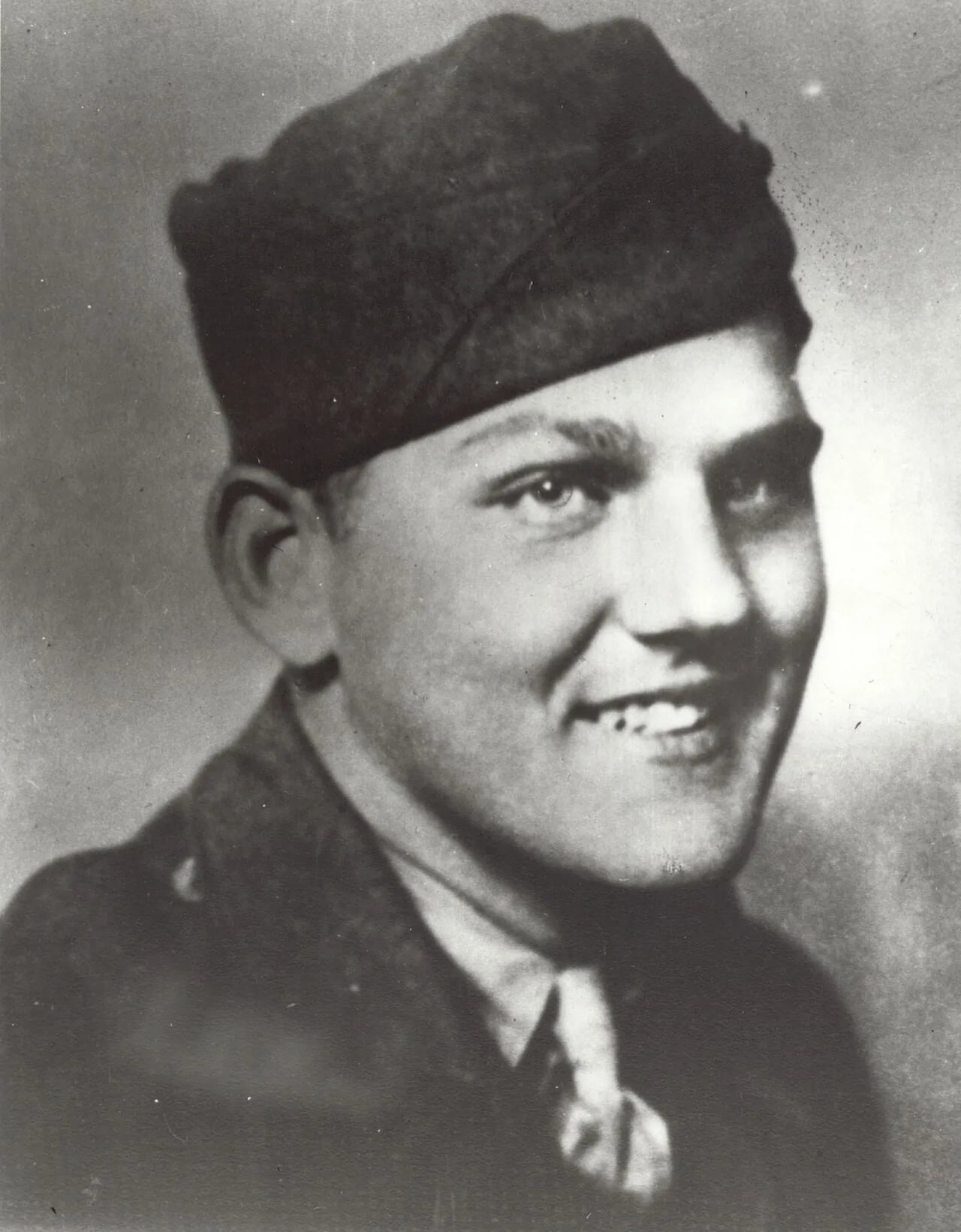 Portrait of Elbert L. Kinser (1922–1945) – memorial page
