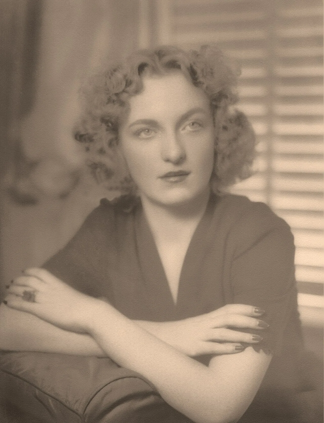 Porträt von Eleanor Perenyi (1918–2009) – Gedenkseite