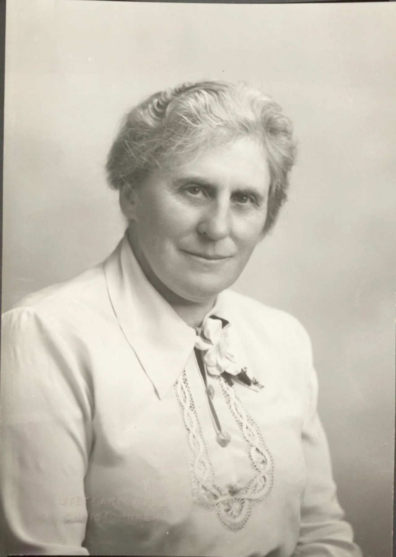 Portrait of Eleanor Southey Baker McLaglan (1879–1969) – memorial page