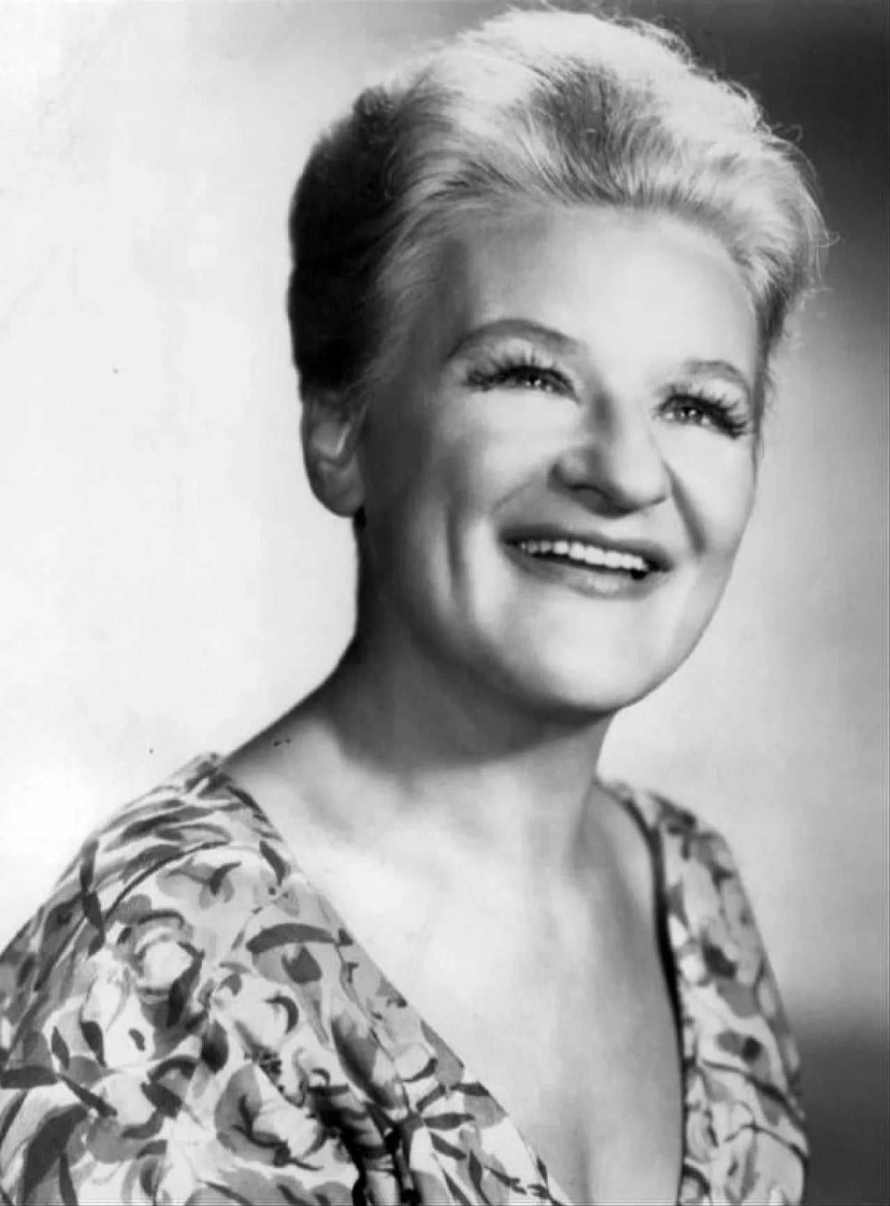 Porträt von Anna Russell (1911–2006) – Gedenkseite
