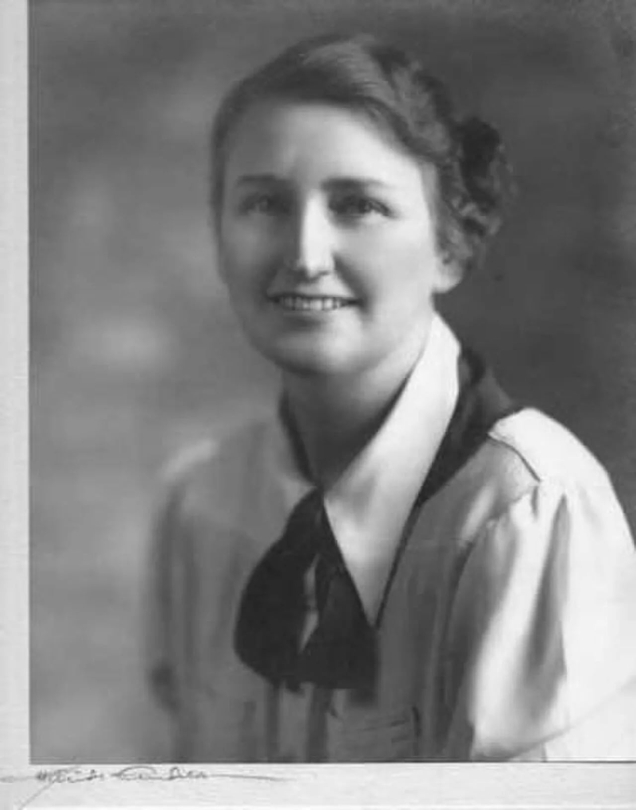 Portrait of Elizabeth Ayer (1897–1987) – memorial page