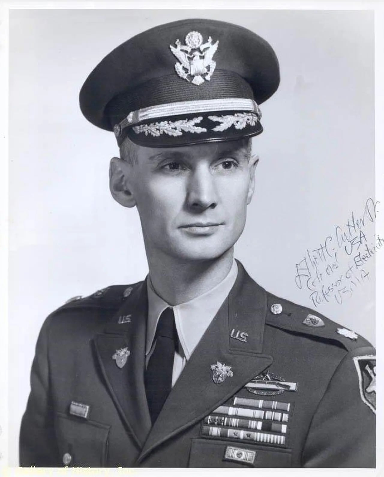 Porträt von Elliott C. Cutler, Jr. (1920–2007) – Gedenkseite