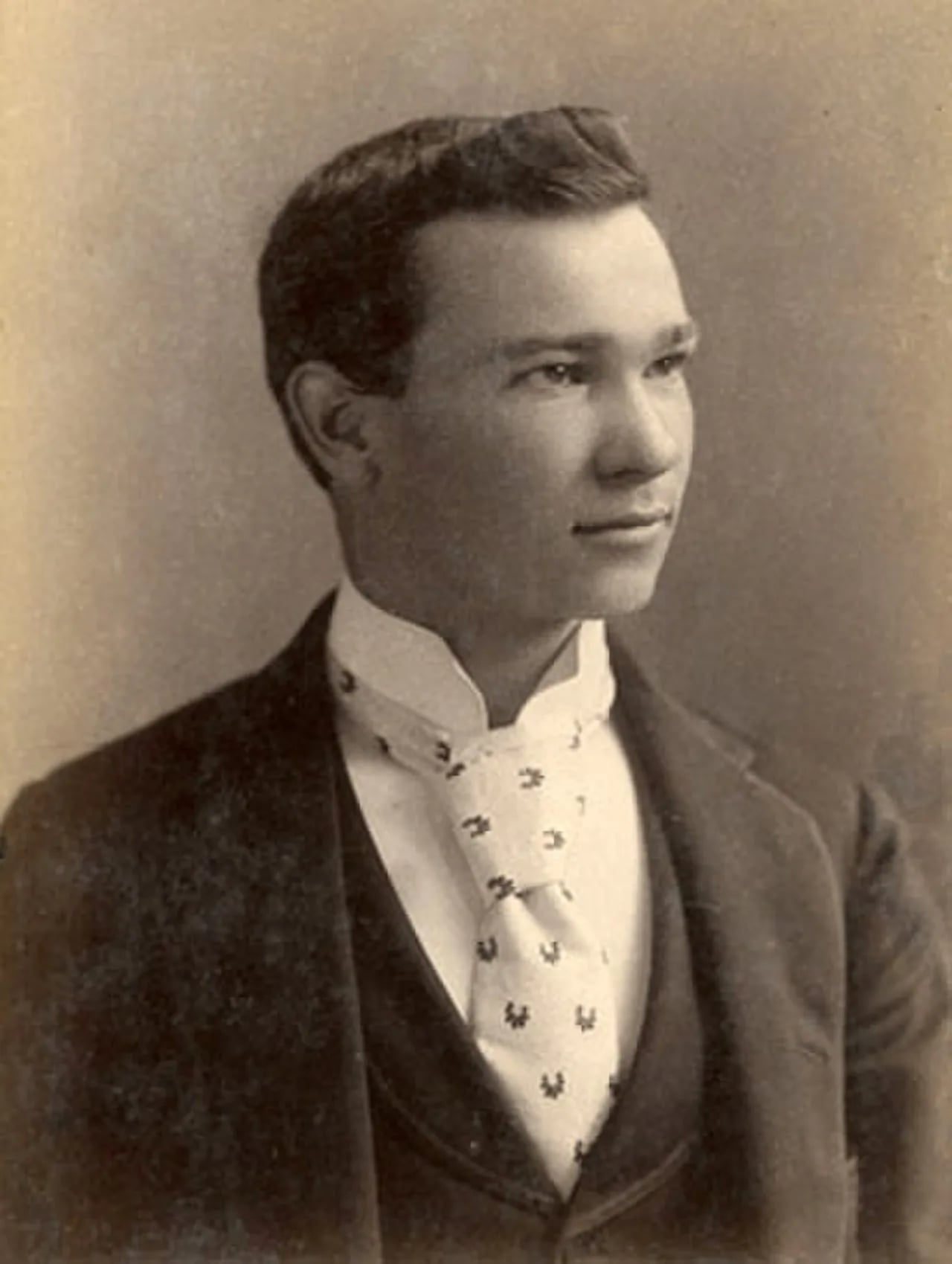 Portrait of Elliott Hamilton Jones (1870–1951) – memorial page