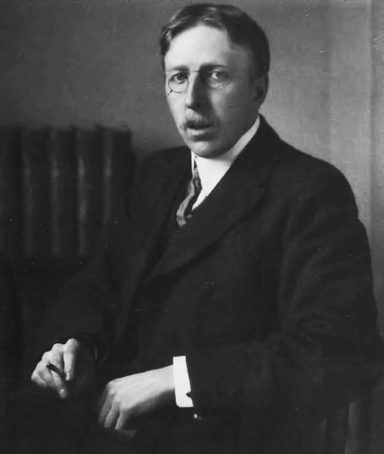 Portrait of Ford Madox Ford (1873–1939) – memorial page