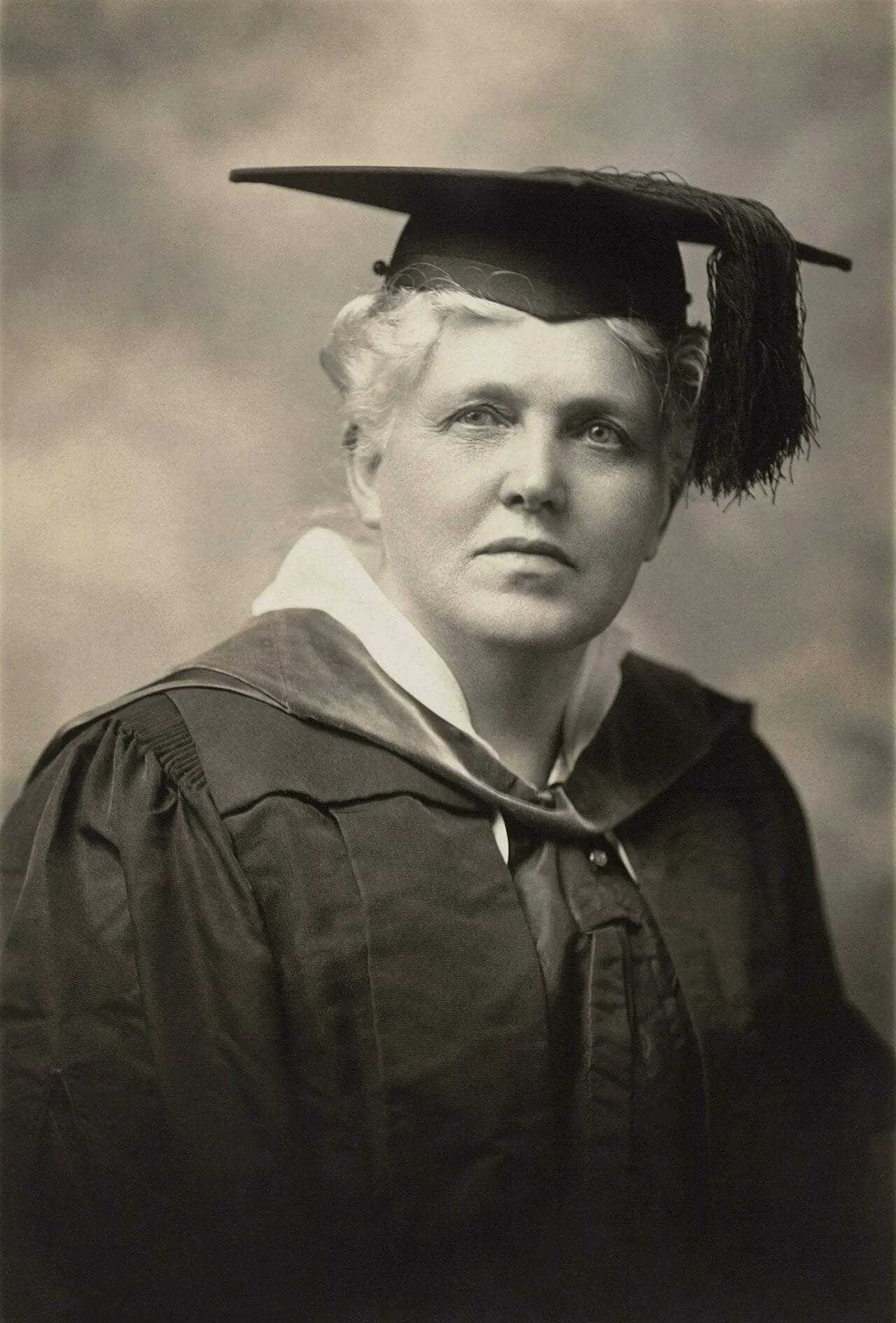 Portrait of Emma Gillett (1852–1927) – memorial page